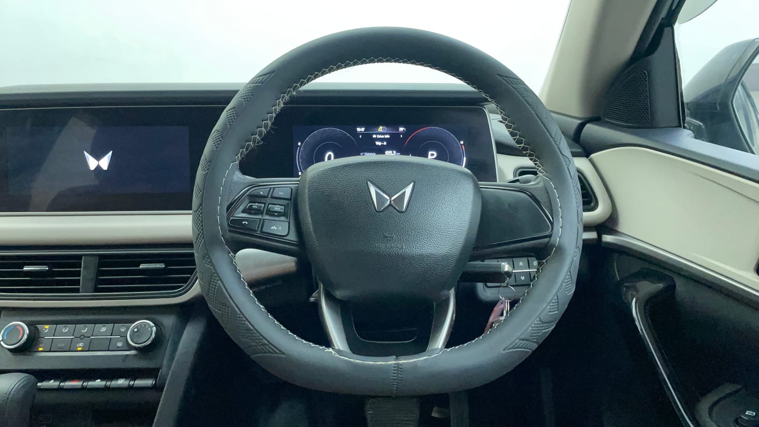 Used 2022 Mahindra XUV700 AX 5 Petrol AT 5 STR Petrol Automatic interior STEERING VIEW
