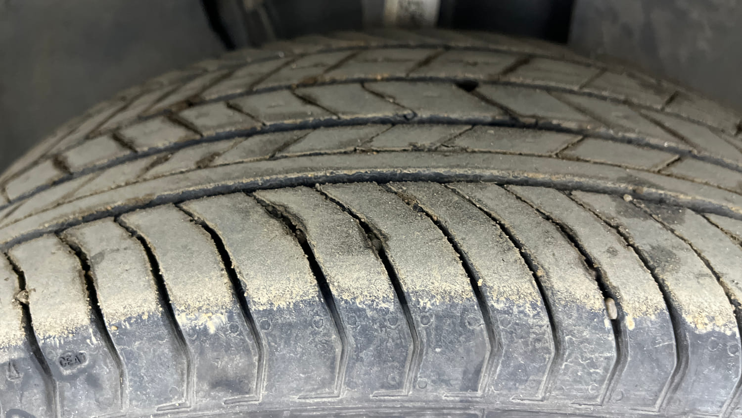Used 2025 Skoda Kylaq Prestige AT Petrol Automatic tyres RIGHT FRONT TYRE TREAD VIEW