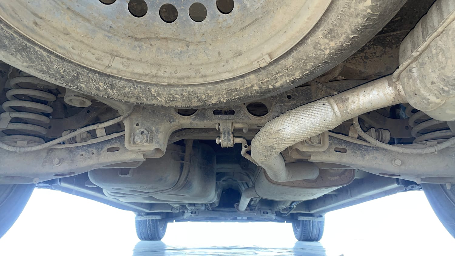 Used 2021 Mahindra XUV700 AX 7 Petrol AT Luxury Pack 7 STR Petrol Automatic extra REAR UNDERBODY VIEW (TAKEN FROM REAR)
