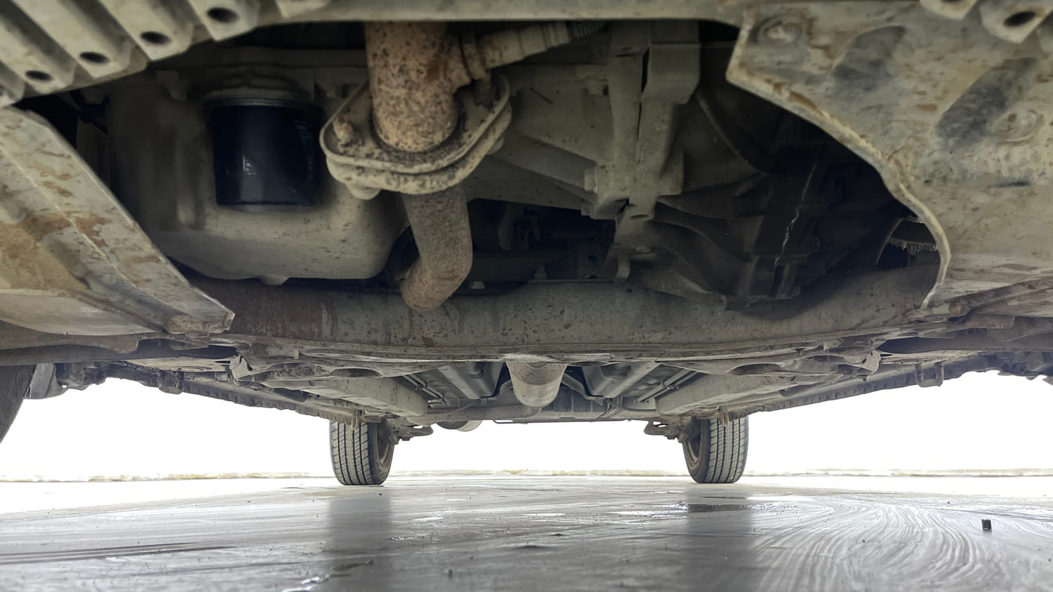 Used 2017 Maruti Suzuki Ertiga VXI Petrol Manual extra FRONT LEFT UNDERBODY VIEW