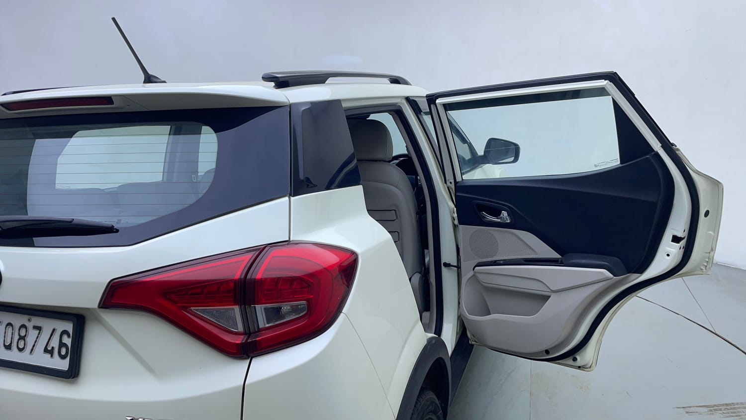Used 2021 Mahindra XUV 300 W8 (O) 1.2 Petrol AMT Petrol Automatic interior RIGHT REAR DOOR OPEN VIEW
