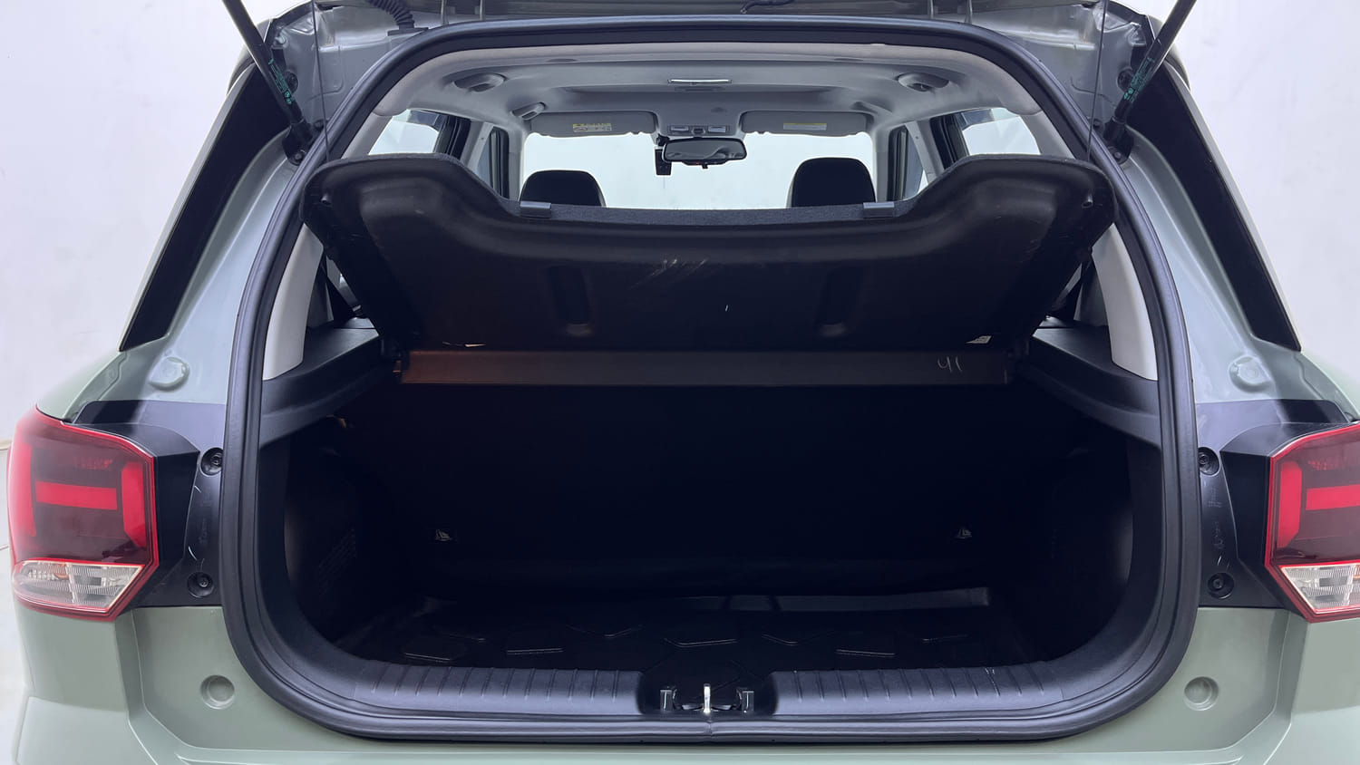 Used 2025 Hyundai Exter SX (O) Connect 1.2 AMT Dual Tone Petrol Automatic interior DICKY INSIDE VIEW