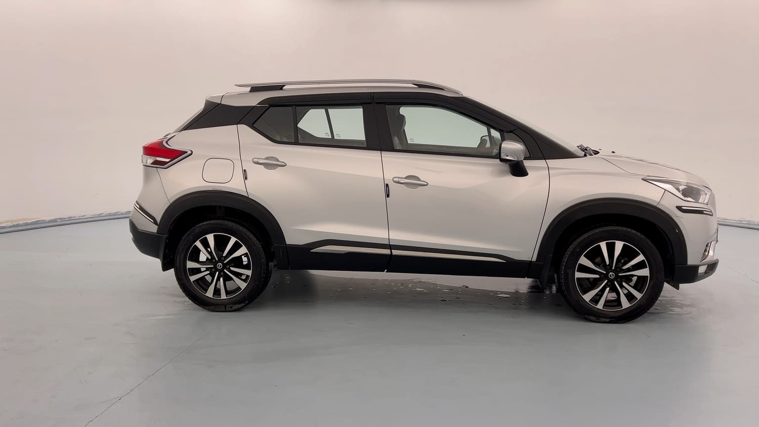 Used 2021 Nissan Kicks XV 1.5 Petrol Manual exterior RIGHT SIDE VIEW