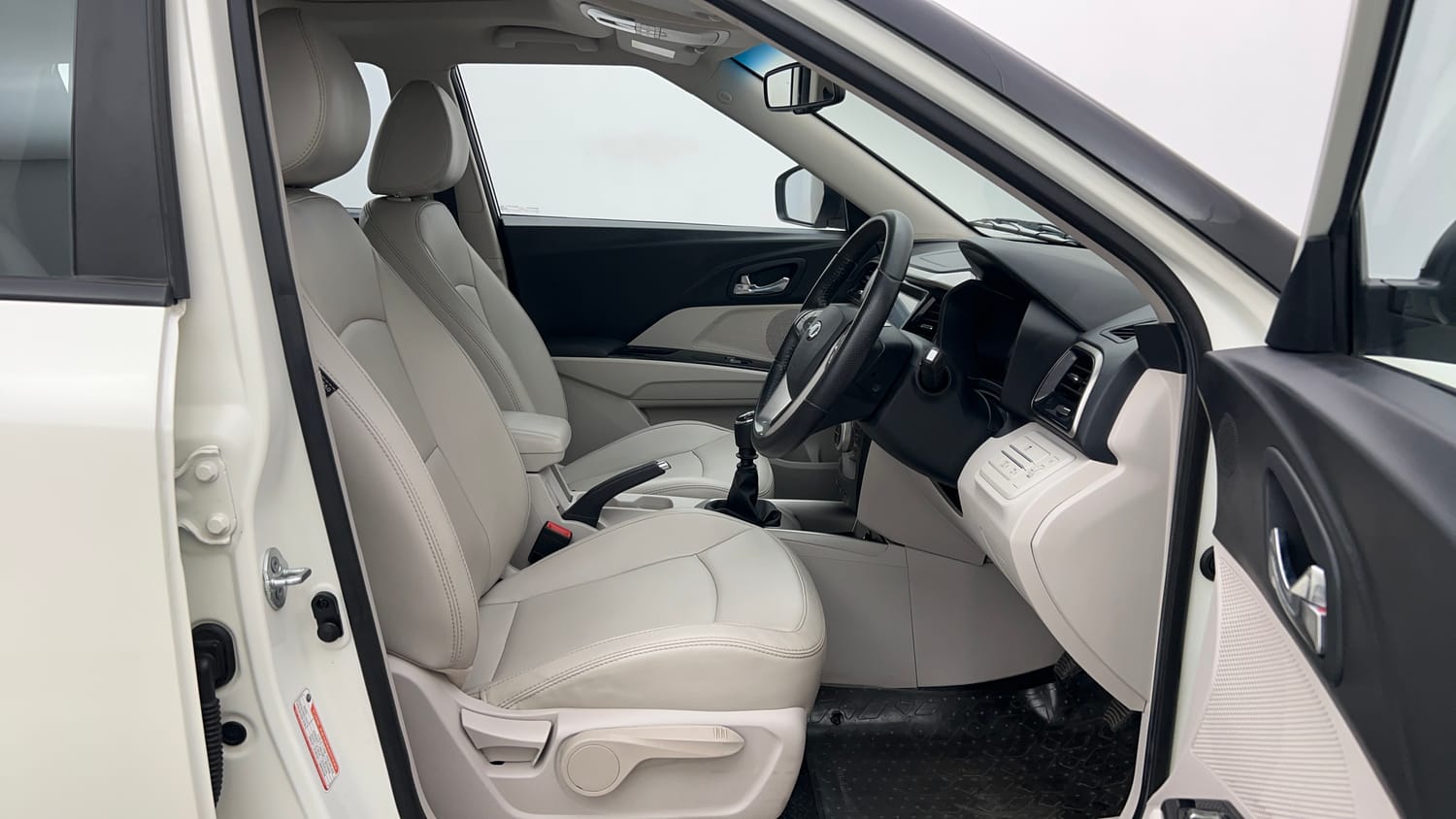 Used 2021 Mahindra XUV 300 W8 (O) 1.2 Petrol Petrol Manual interior RIGHT SIDE FRONT DOOR CABIN VIEW