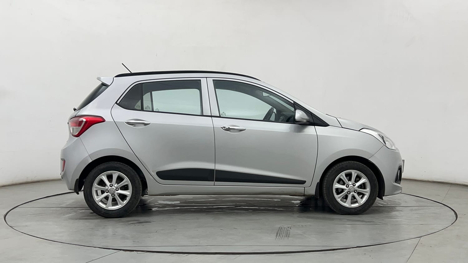 Used 2015 Hyundai Grand i10 Asta AT 1.2 Kappa VTVT Petrol Automatic exterior RIGHT SIDE VIEW