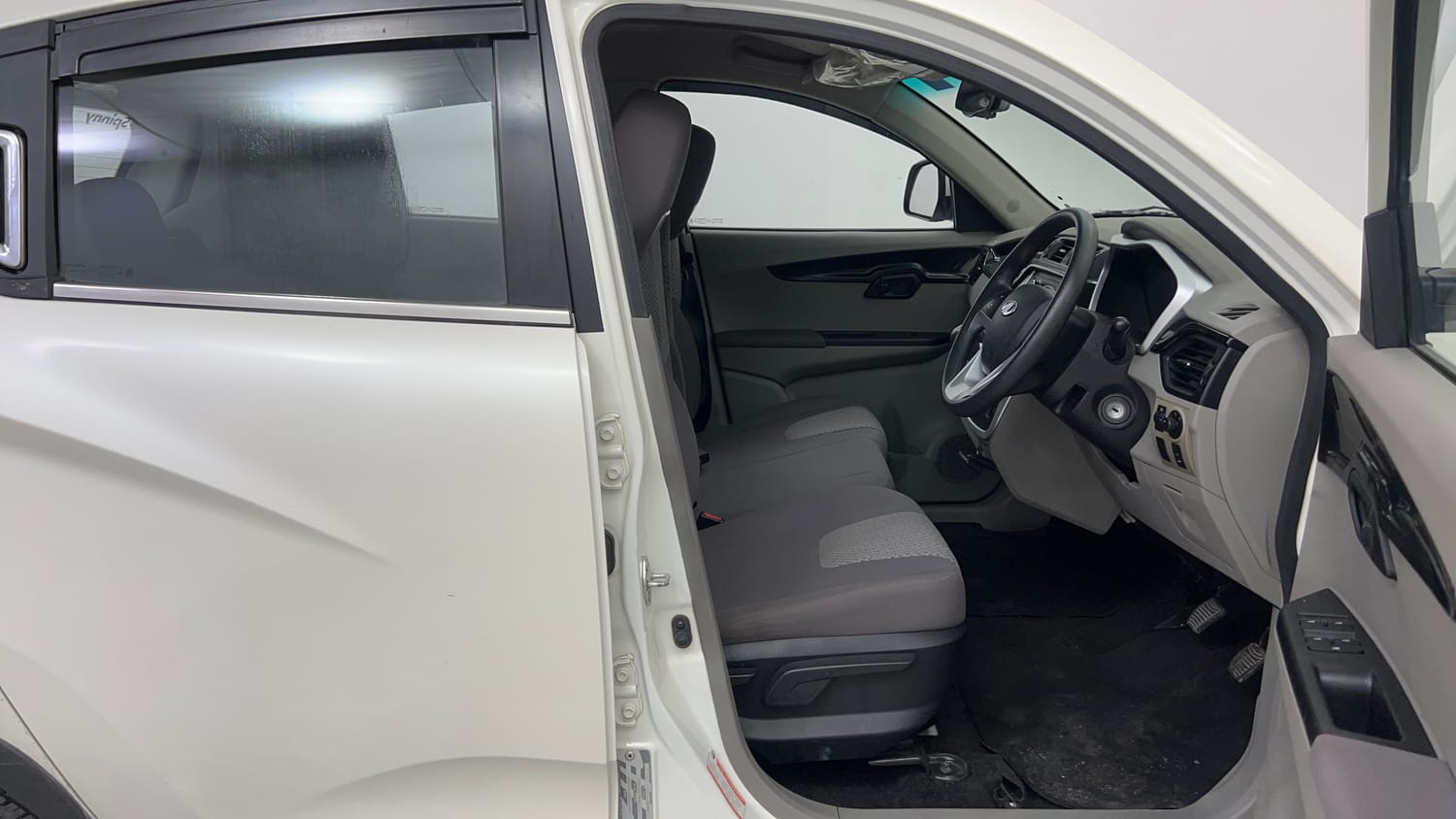 Used 2017 Mahindra KUV100 K8 6 STR Petrol Manual interior RIGHT SIDE FRONT DOOR CABIN VIEW