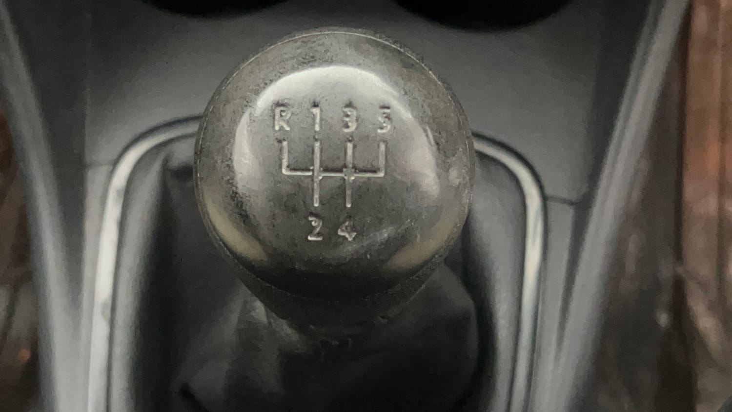 Used 2016 Volkswagen Polo Comfortline 1.2L (P) Petrol Manual interior GEAR  KNOB VIEW