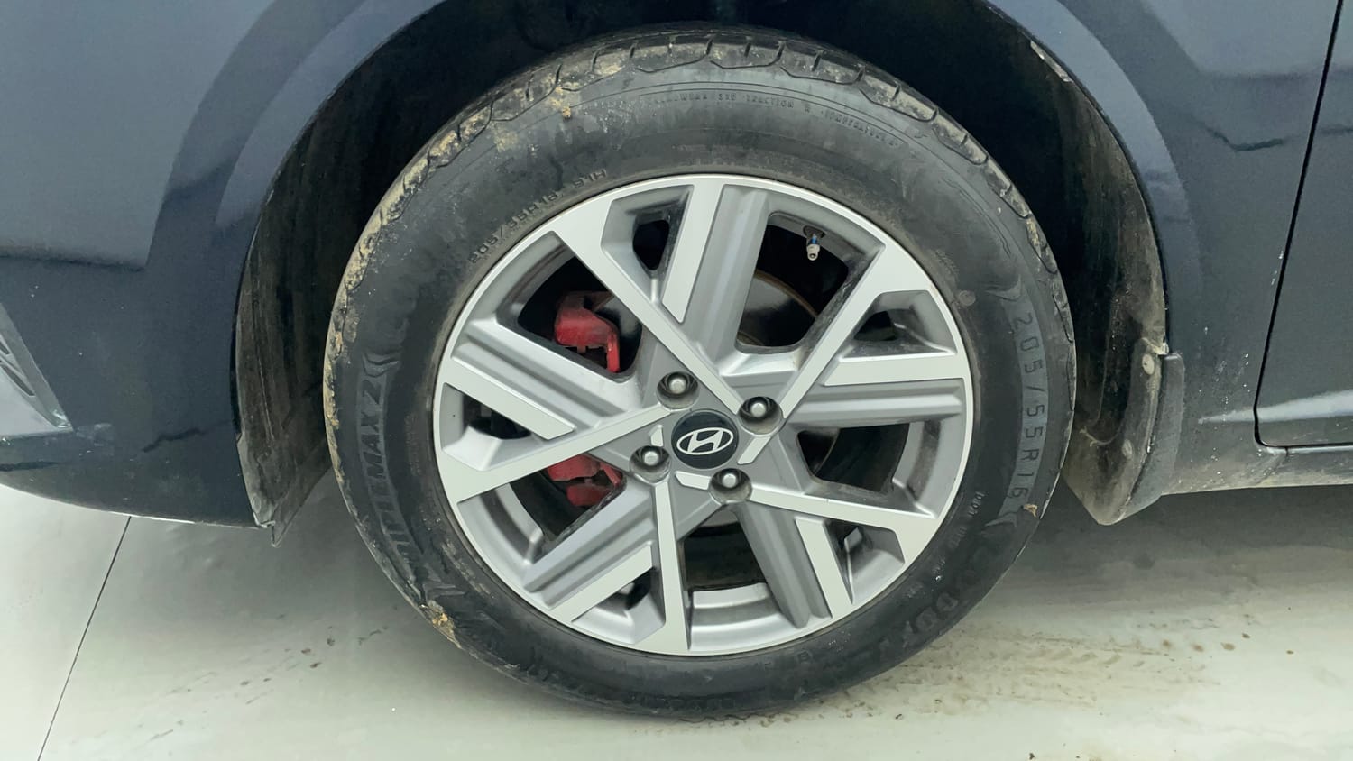 Used 2023 Hyundai Verna SX 1.5 MPi Petrol Manual tyres LEFT FRONT TYRE RIM VIEW