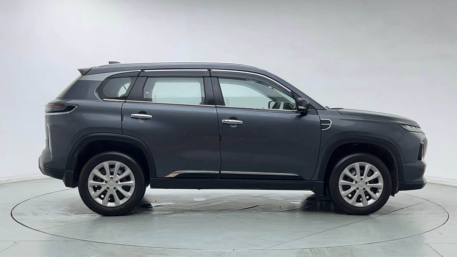 Used 2026 Maruti Suzuki Grand Vitara Delta Smart Hybrid Petrol Manual exterior RIGHT SIDE VIEW