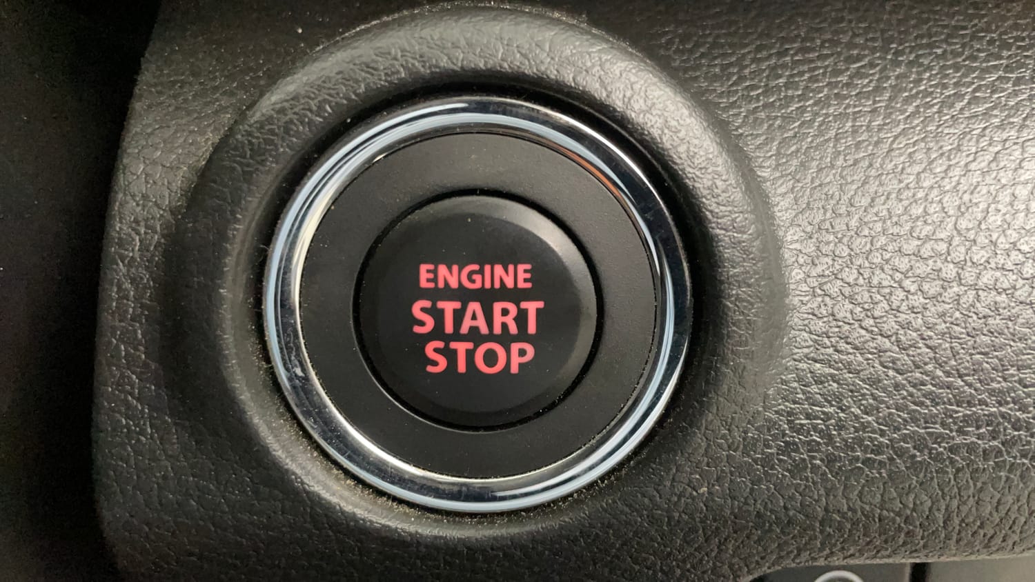 Used 2022 Maruti Suzuki XL6 Zeta MT Petrol Petrol Manual top_features Keyless start