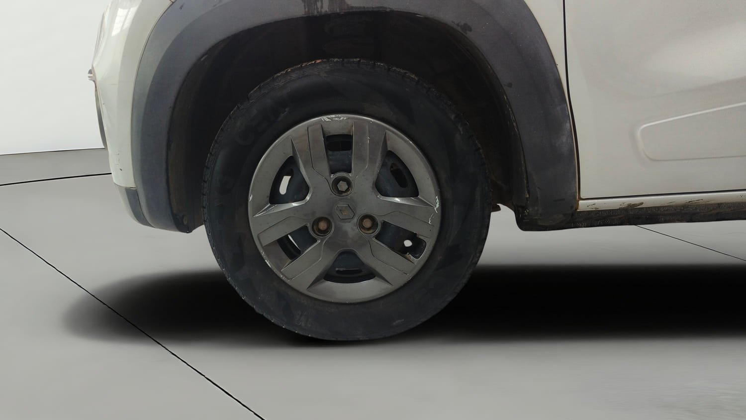 Used 2019 Renault Kwid 1.0 RXT AMT Petrol Automatic tyres LEFT FRONT TYRE RIM VIEW