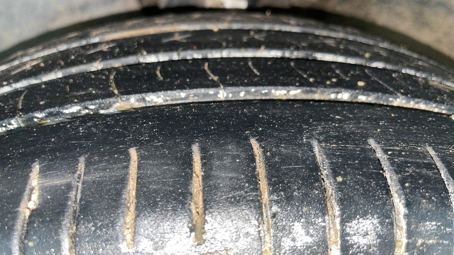 Used 2016 Skoda Rapid 1.6 MPI Active Petrol Manual tyres LEFT FRONT TYRE TREAD VIEW