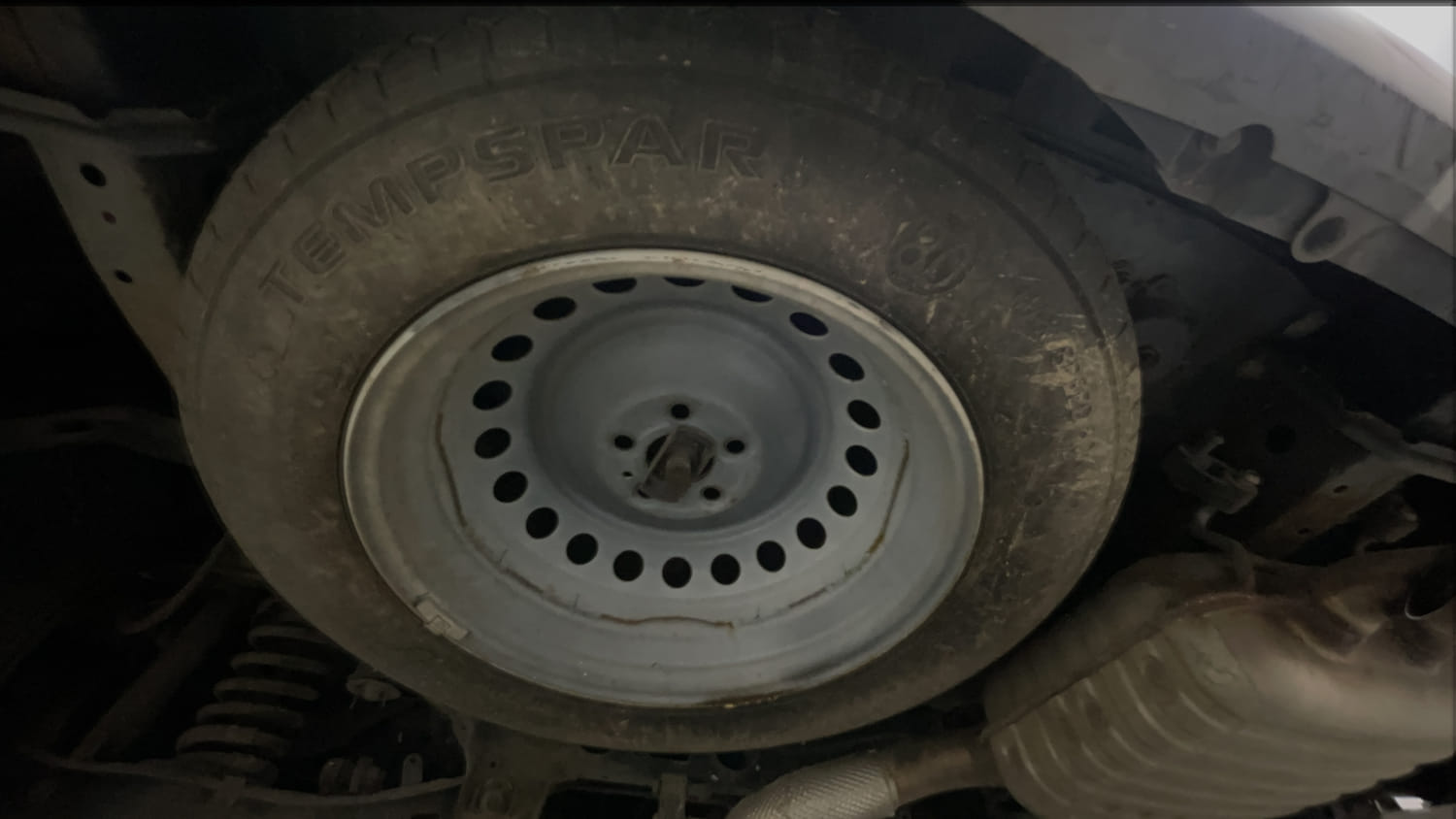 Used 2022 Mahindra XUV700 AX 5 Petrol AT 5 STR Petrol Automatic tyres SPARE TYRE VIEW