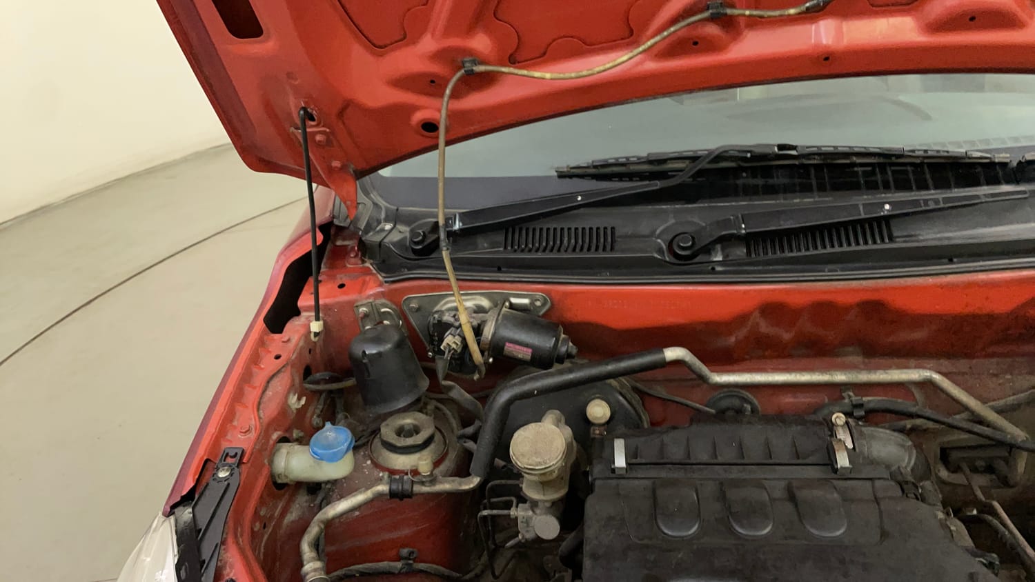 Used 2019 maruti-suzuki Alto K10 VXi (O) AMT Petrol Automatic engine ENGINE RIGHT SIDE HINGE & APRON VIEW