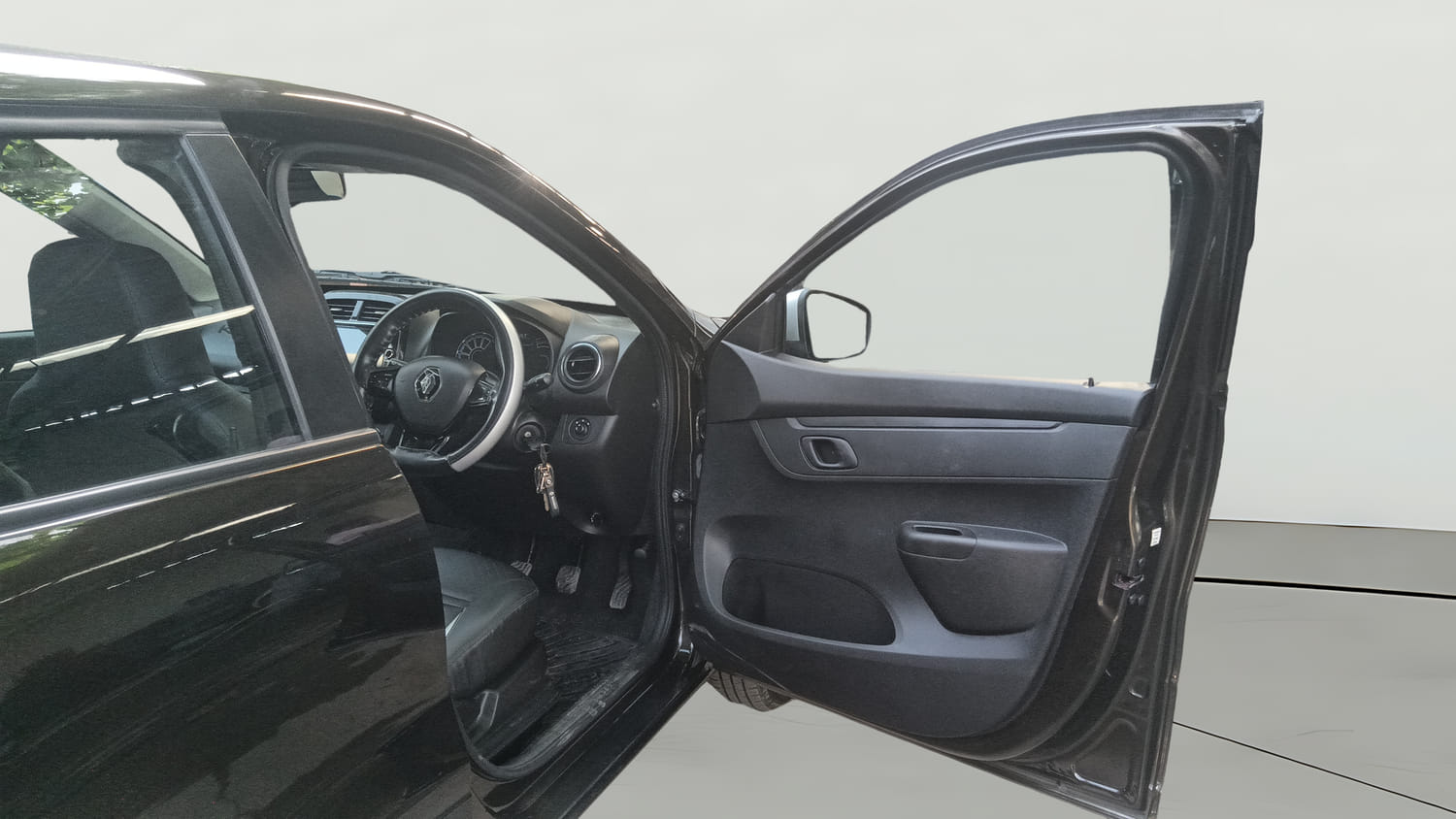 Used 2025 Renault Kwid RXT 1.0L Petrol Manual interior RIGHT SIDE FRONT DOOR CABIN VIEW