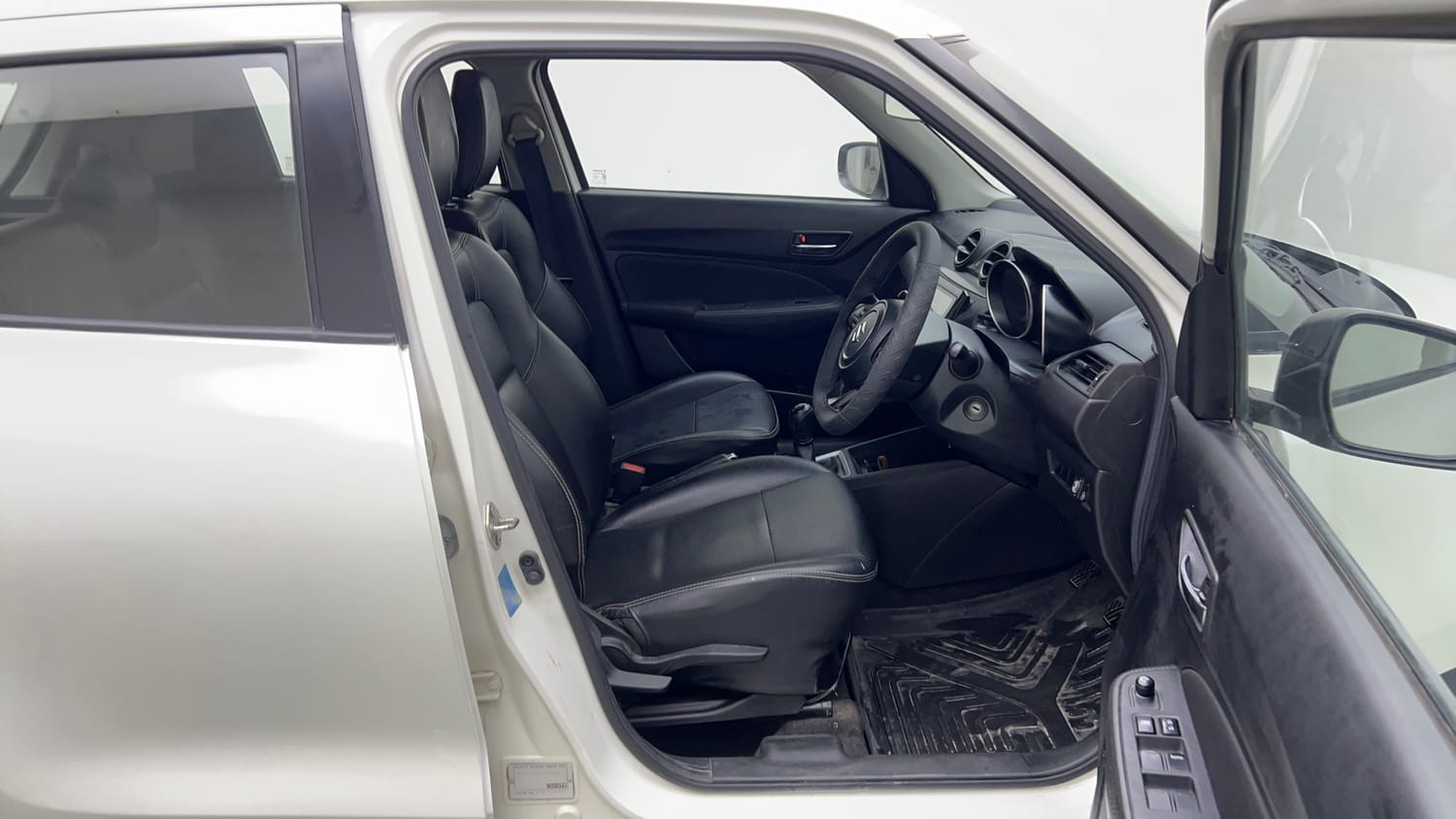 Used 2020 Maruti Suzuki Swift VXI CNG (Outside Fitted) Cng Manual interior RIGHT SIDE FRONT DOOR CABIN VIEW