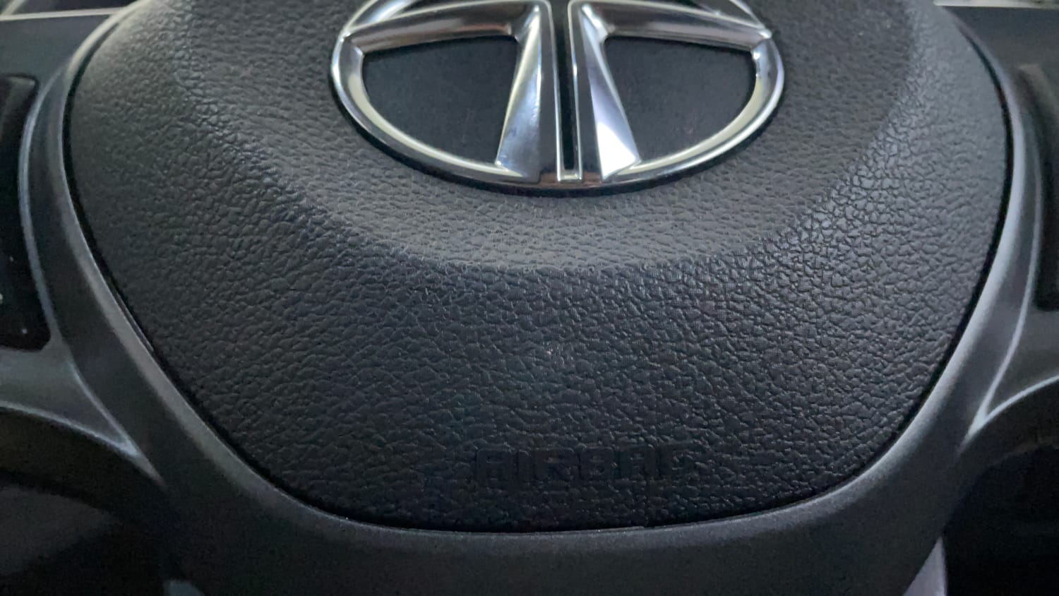 Used 2022 Tata Punch Adventure MT Petrol Manual top_features Airbags