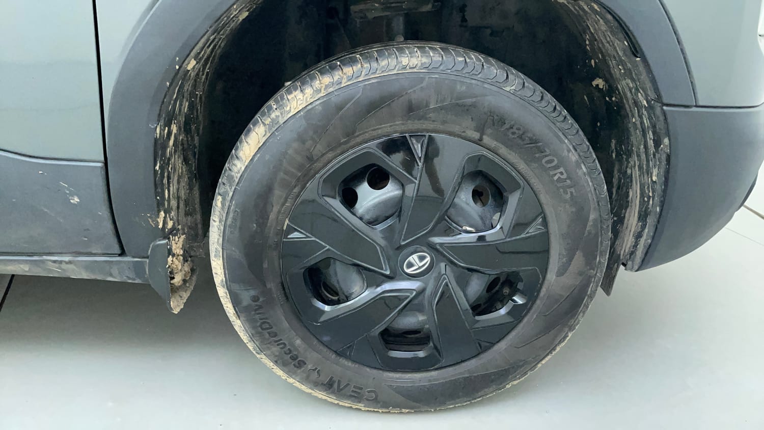 Used 2022 Tata Punch Adventure MT Petrol Manual tyres RIGHT FRONT TYRE RIM VIEW