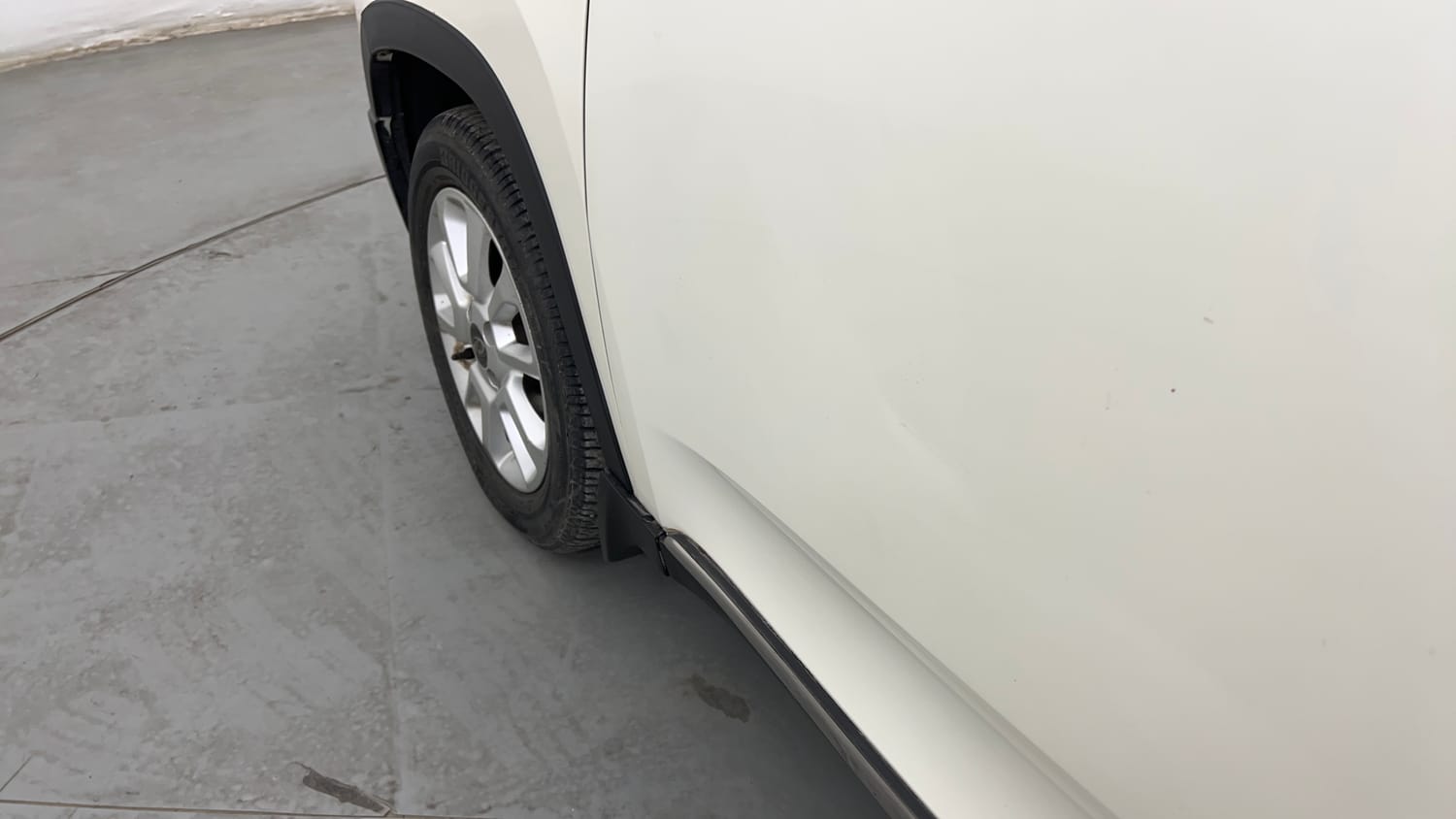 Used 2017 Mahindra KUV100 K8 6 STR Petrol Manual dents MINOR SCRATCH