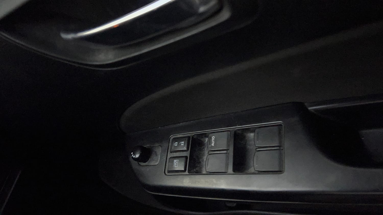 Used 2012 Maruti Suzuki Swift VXi Petrol Manual top_features Power windows