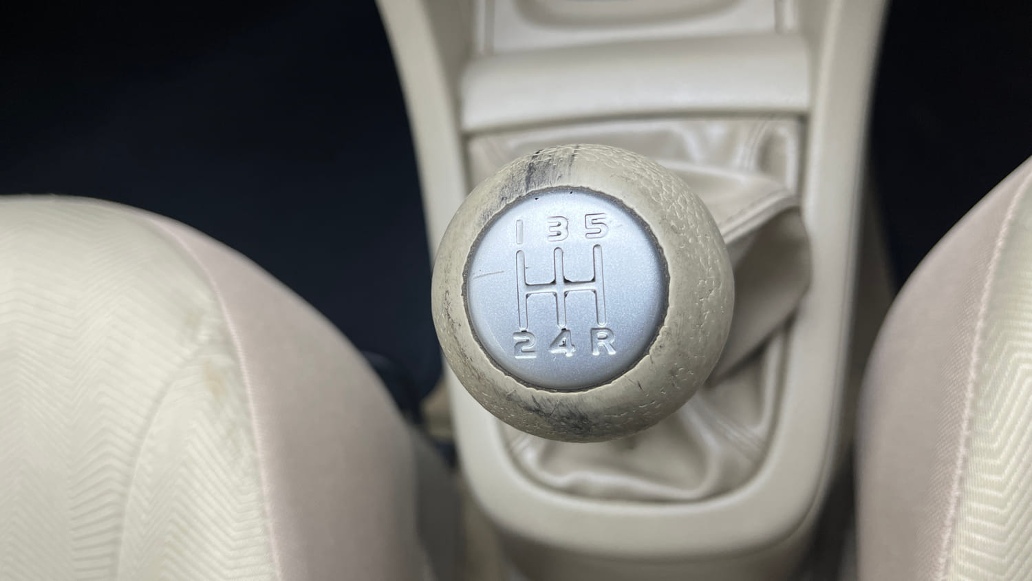 Used 2017 Maruti Suzuki Ertiga VXI Petrol Manual interior GEAR  KNOB VIEW
