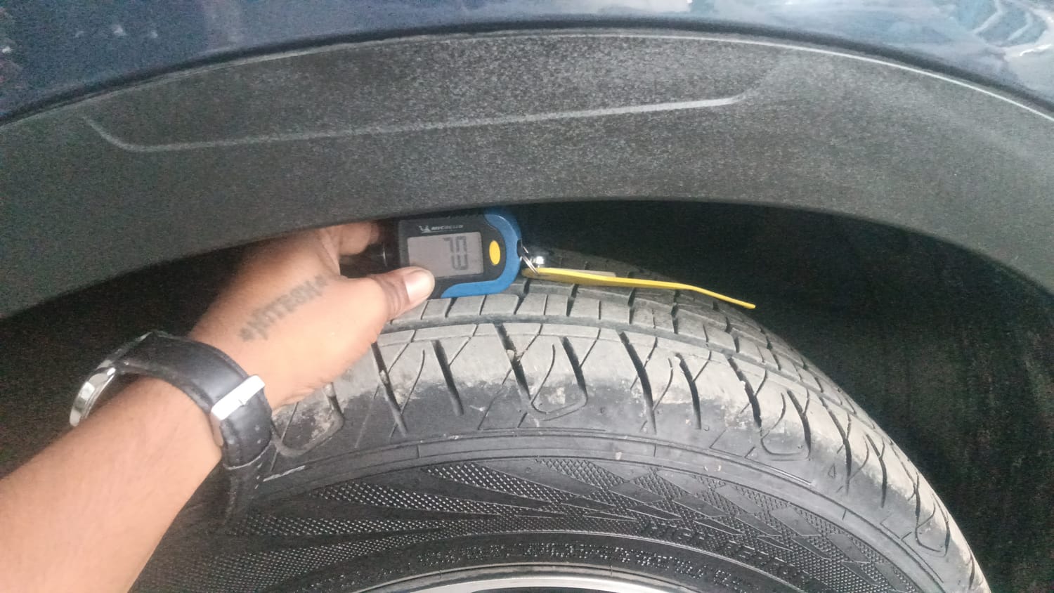 Used 2019 Hyundai Venue SX 1.4 (O) CRDi Diesel Manual tyres LEFT FRONT TYRE TREAD VIEW