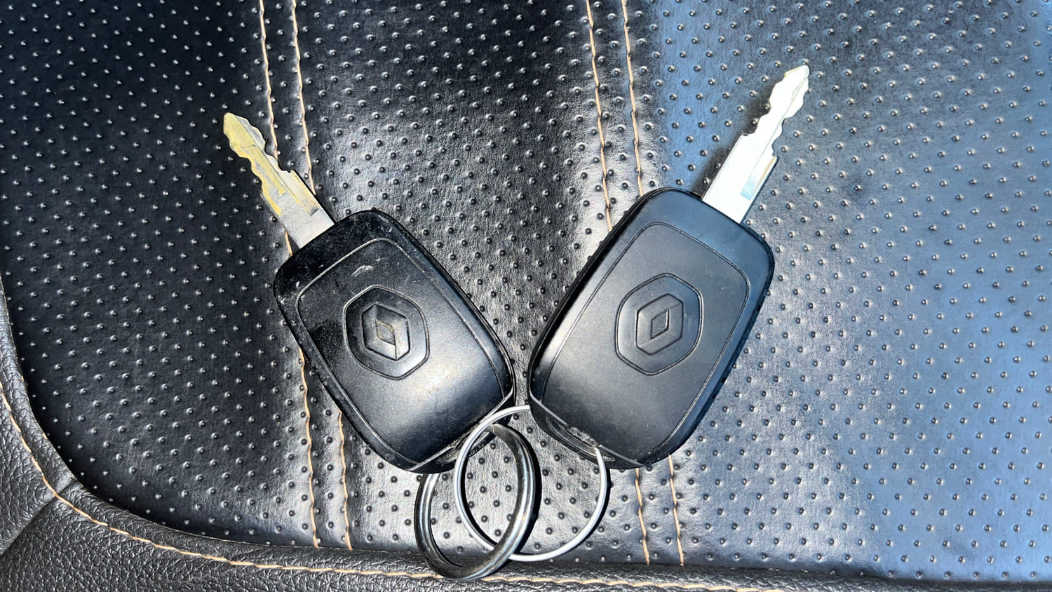 Used 2018 Renault Kwid CLIMBER 1.0 Petrol Manual extra CAR KEY VIEW