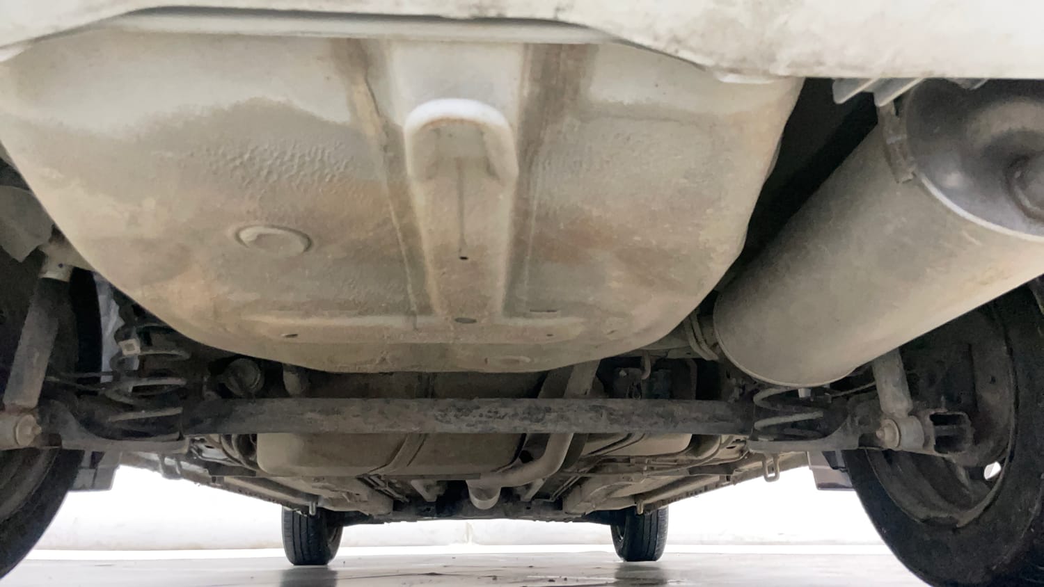 Used 2017 Maruti Suzuki Ciaz VXi+ Petrol Manual extra REAR UNDERBODY VIEW (TAKEN FROM REAR)