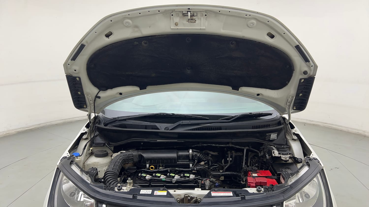 Used 2022 Maruti Suzuki Ignis Sigma 1.2 MT Petrol Manual engine ENGINE & BONNET OPEN FRONT VIEW