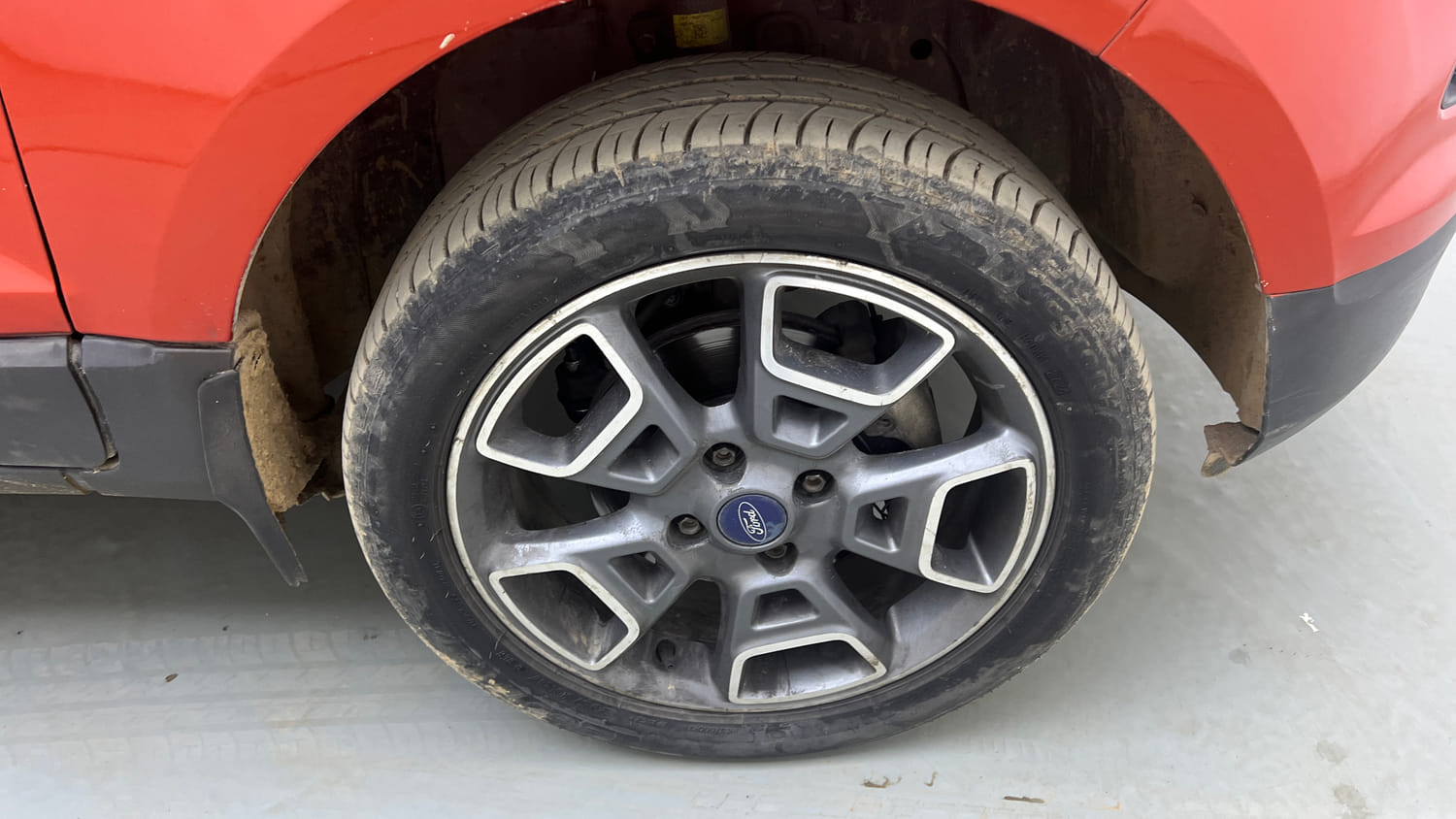 Used 2017 Ford EcoSport Titanium+ 1.5L TDCi Diesel Manual tyres RIGHT FRONT TYRE RIM VIEW