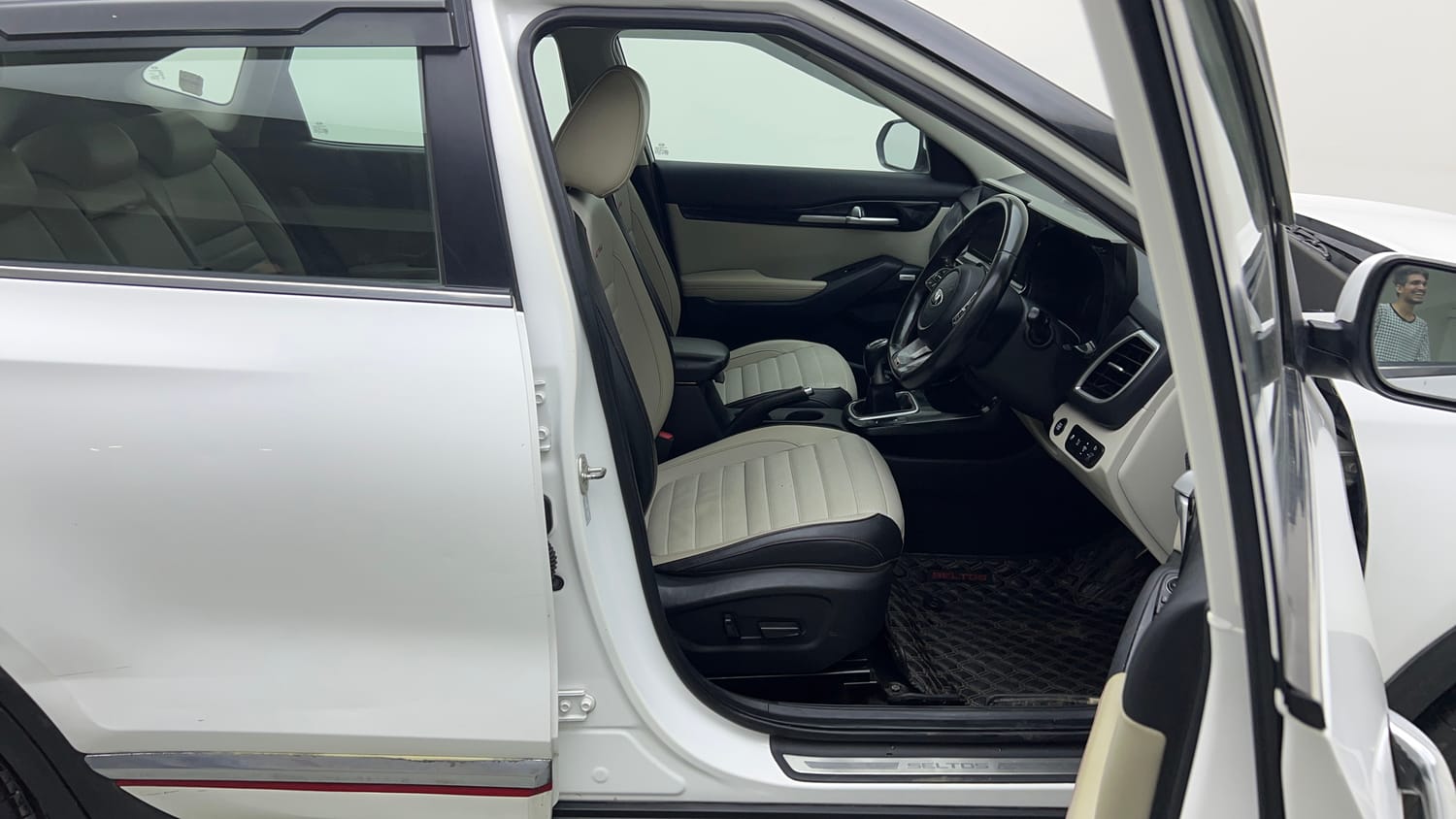 Used 2020 Kia Seltos GTX Plus 1.4 Petrol Manual interior RIGHT SIDE FRONT DOOR CABIN VIEW