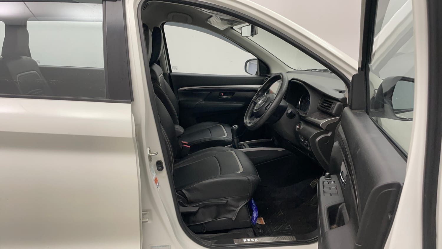 Used 2022 Maruti Suzuki XL6 Zeta MT Petrol Petrol Manual interior RIGHT SIDE FRONT DOOR CABIN VIEW