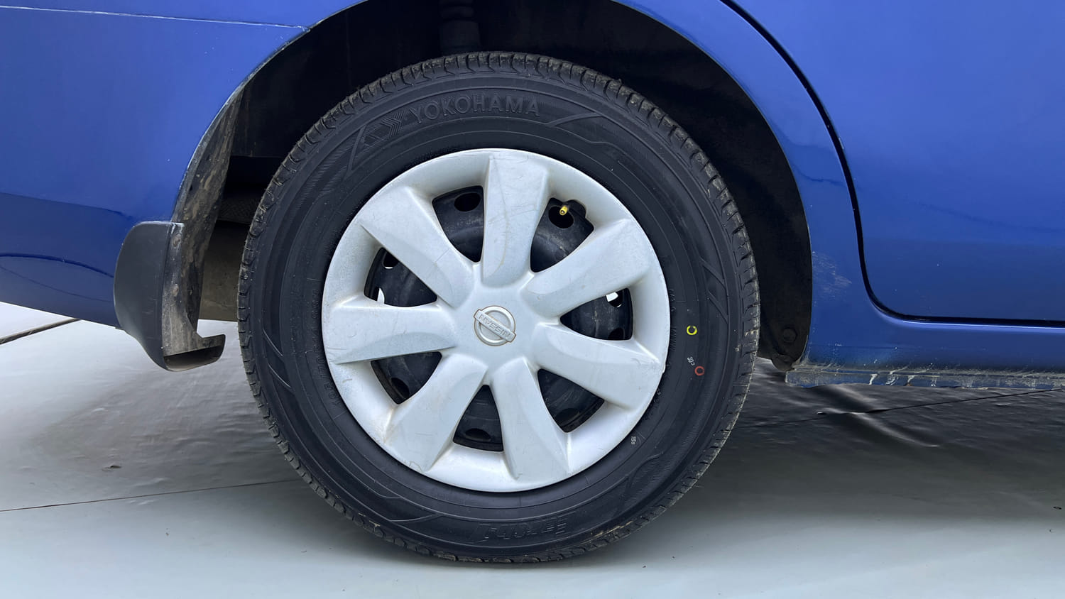 Used 2013 Nissan Sunny XL Petrol Manual tyres RIGHT REAR TYRE RIM VIEW