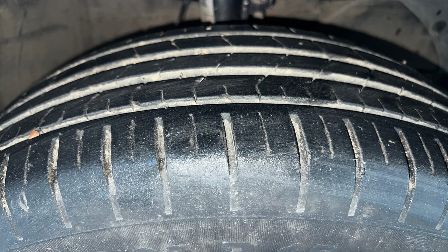 Used 2023 Maruti Suzuki Baleno Delta MT Petrol Manual tyres RIGHT FRONT TYRE TREAD VIEW