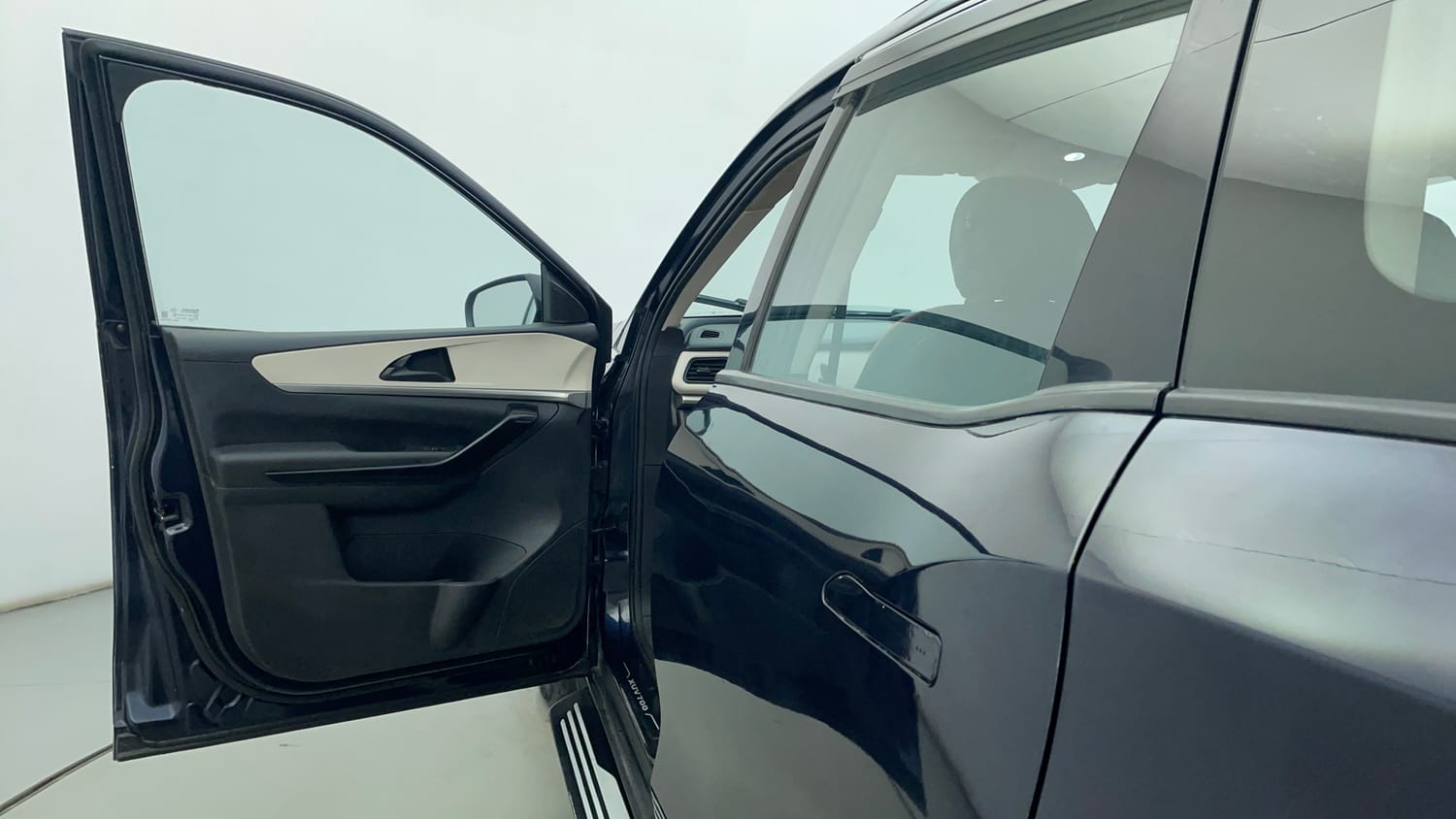 Used 2022 Mahindra XUV700 AX 5 Petrol AT 5 STR Petrol Automatic interior LEFT FRONT DOOR OPEN VIEW