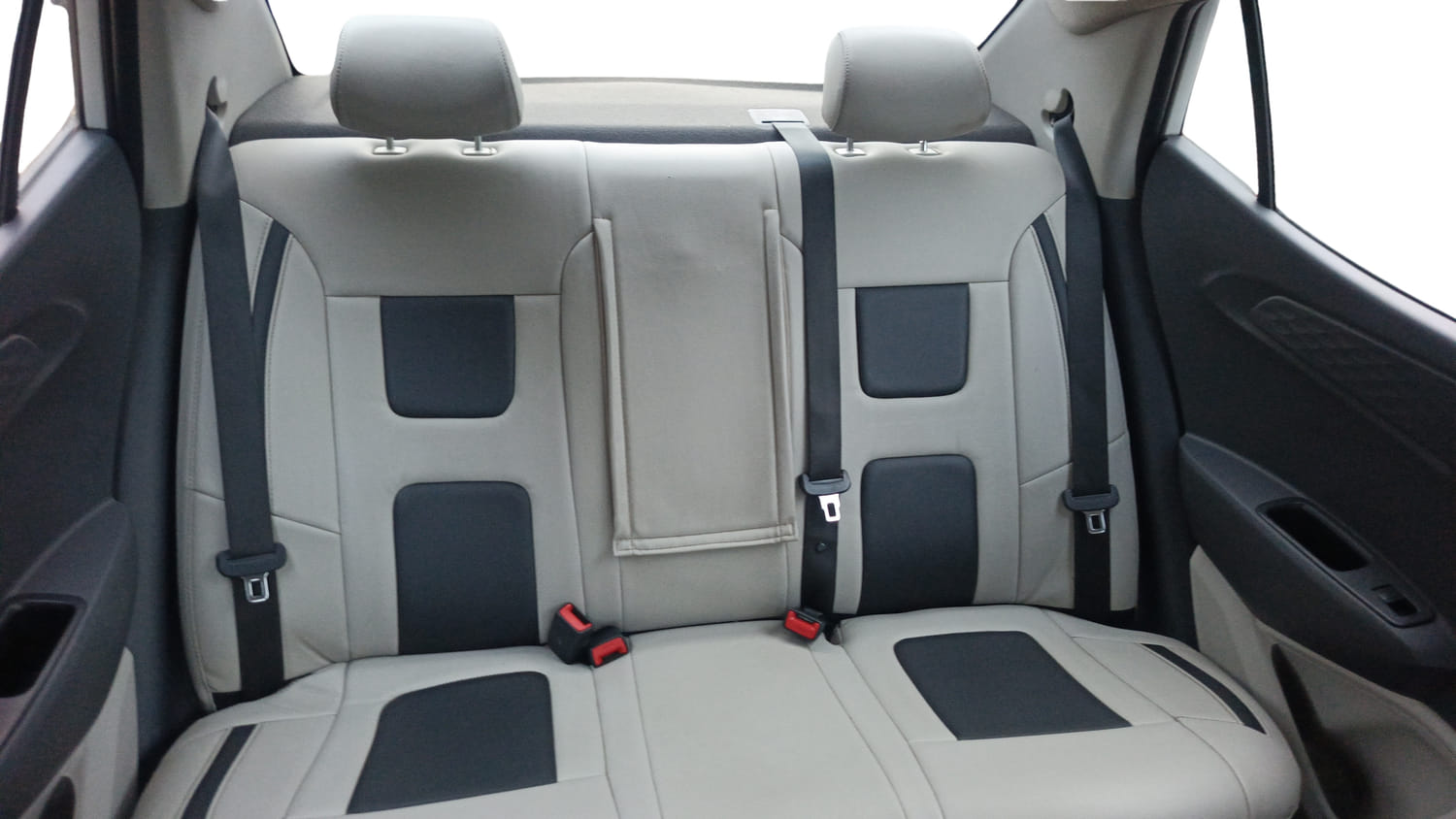 Used 2024 Hyundai Aura S 1.2 Petrol Petrol Manual interior REAR SEAT CONDITION VIEW