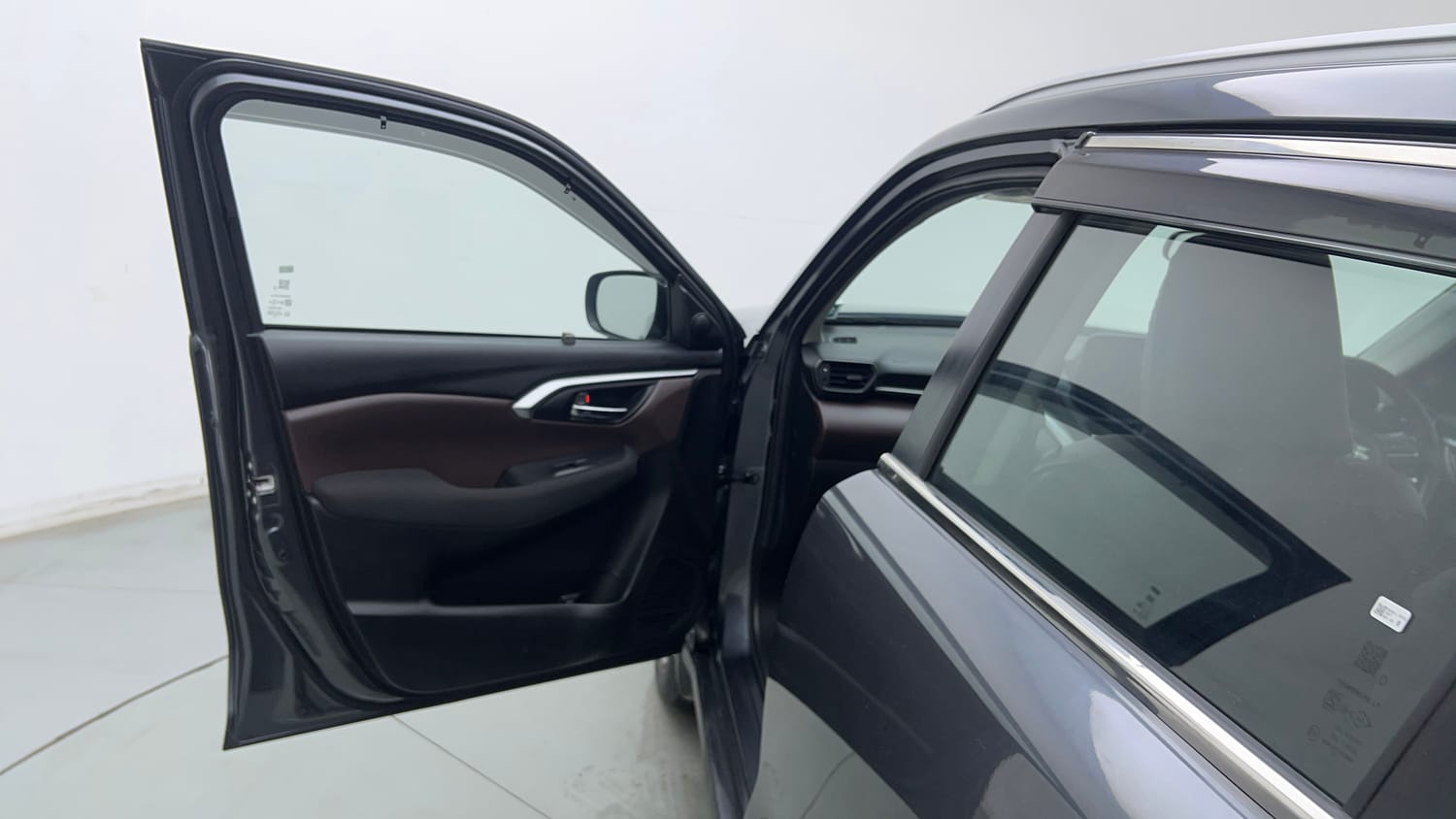 Used 2026 Maruti Suzuki Grand Vitara Delta Smart Hybrid Petrol Manual interior LEFT FRONT DOOR OPEN VIEW