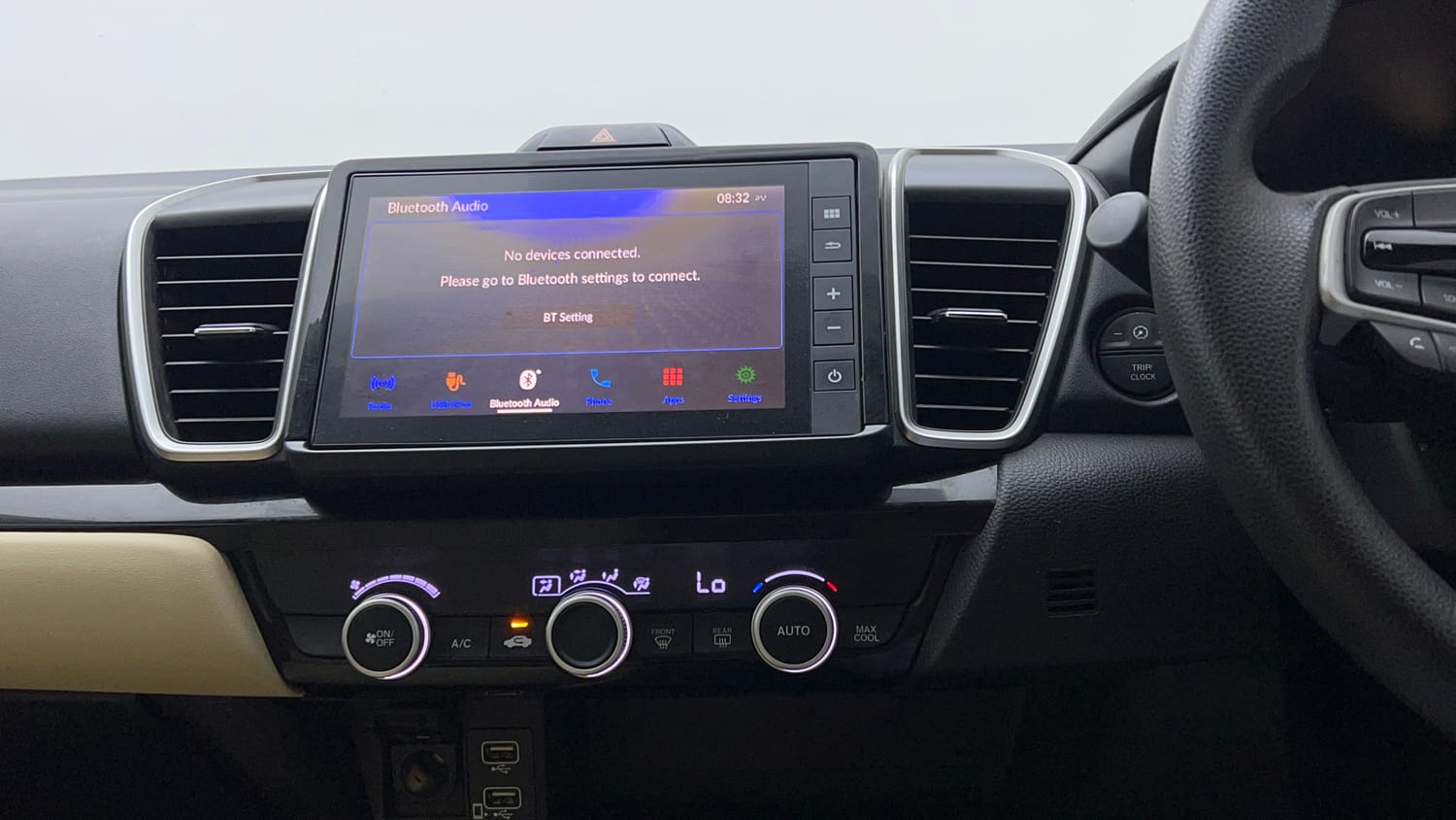 Used 2023 Honda City V CVT Petrol Petrol Automatic interior MUSIC SYSTEM & AC CONTROL VIEW