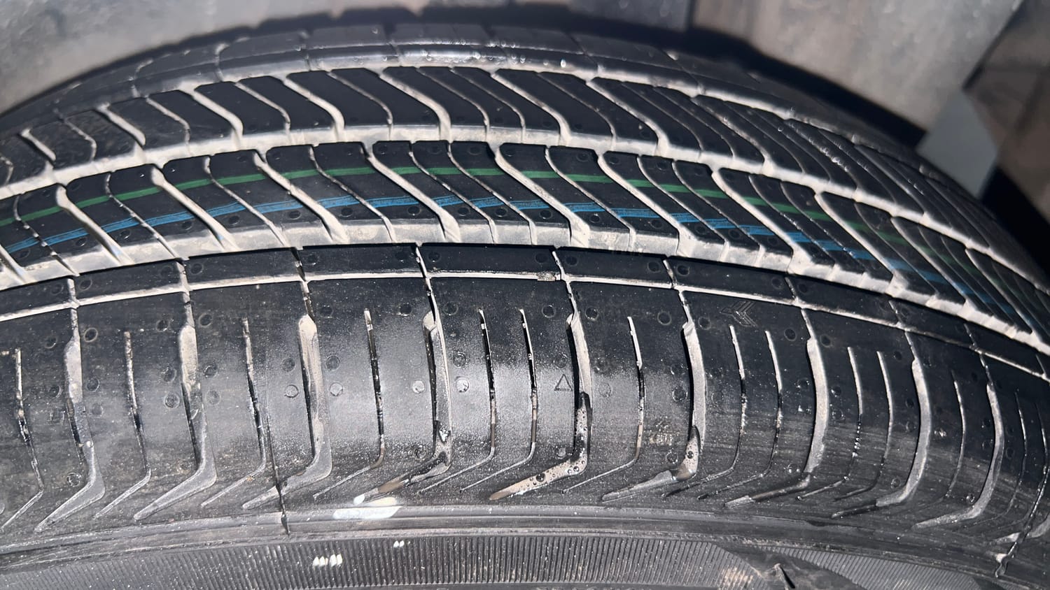 Used 2012 Maruti Suzuki Swift VXi Petrol Manual tyres LEFT REAR TYRE TREAD VIEW