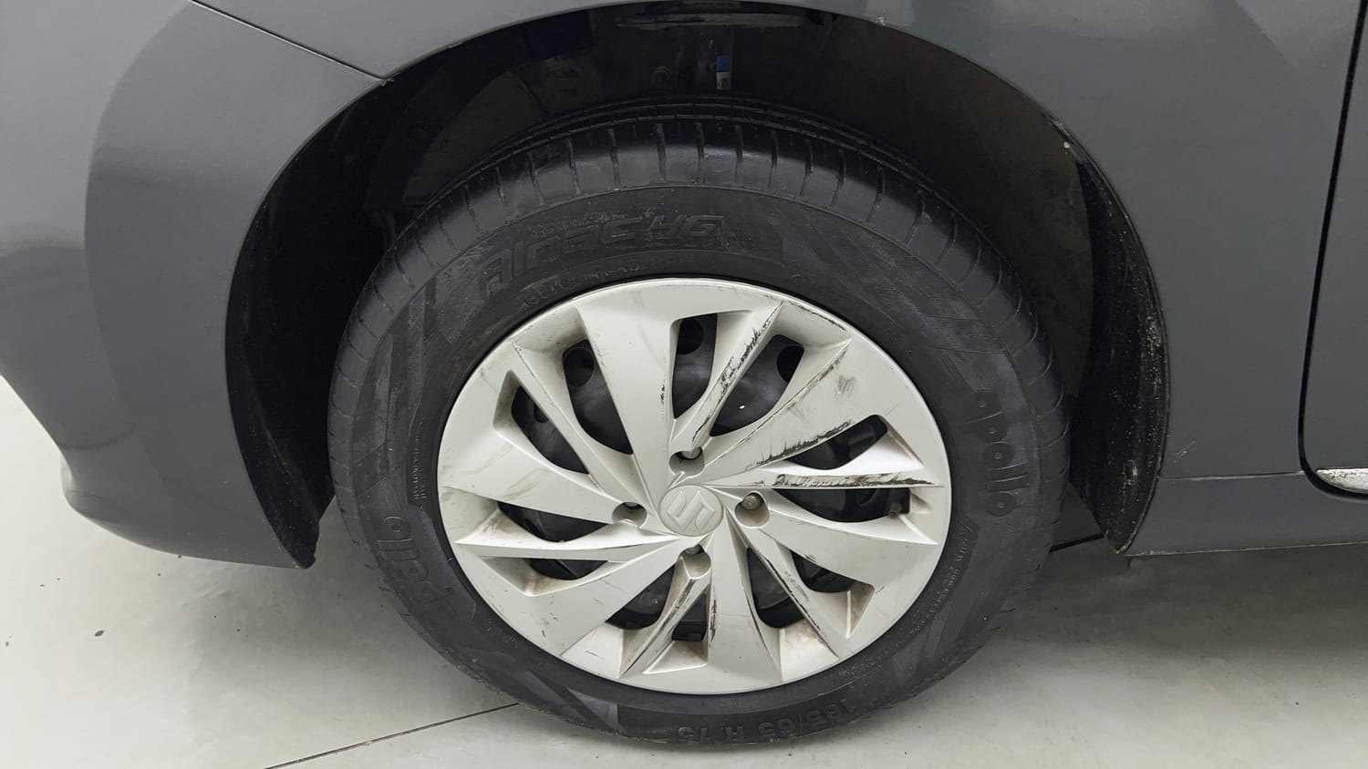 Used 2023 Maruti Suzuki Baleno Delta MT Petrol Manual tyres LEFT FRONT TYRE RIM VIEW