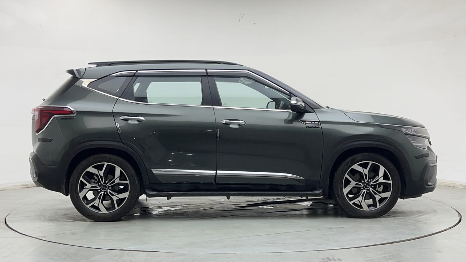 Used 2024 Kia Seltos GTX Plus 1.5 Turbo Petrol DCT Petrol Automatic exterior RIGHT SIDE VIEW