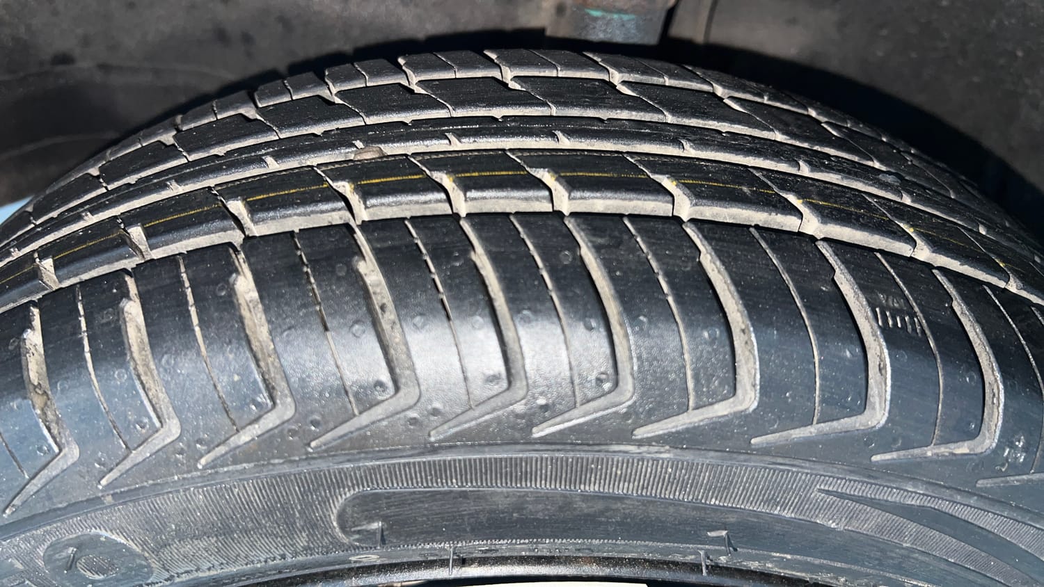 Used 2014 Maruti Suzuki Wagon R VXI Petrol Manual tyres LEFT FRONT TYRE TREAD VIEW