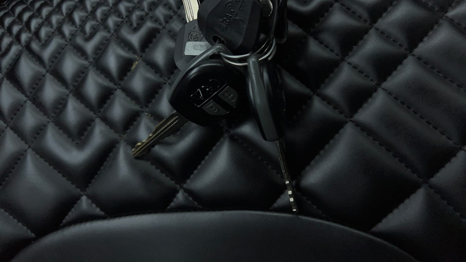 Used 2023 Maruti Suzuki Baleno Delta MT Petrol Manual extra CAR KEY VIEW