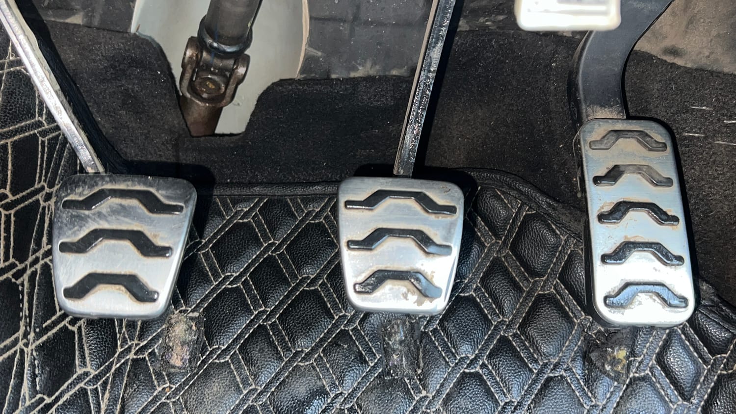 Used 2020 Kia Seltos GTX Plus 1.4 Petrol Manual interior PEDALS VIEW