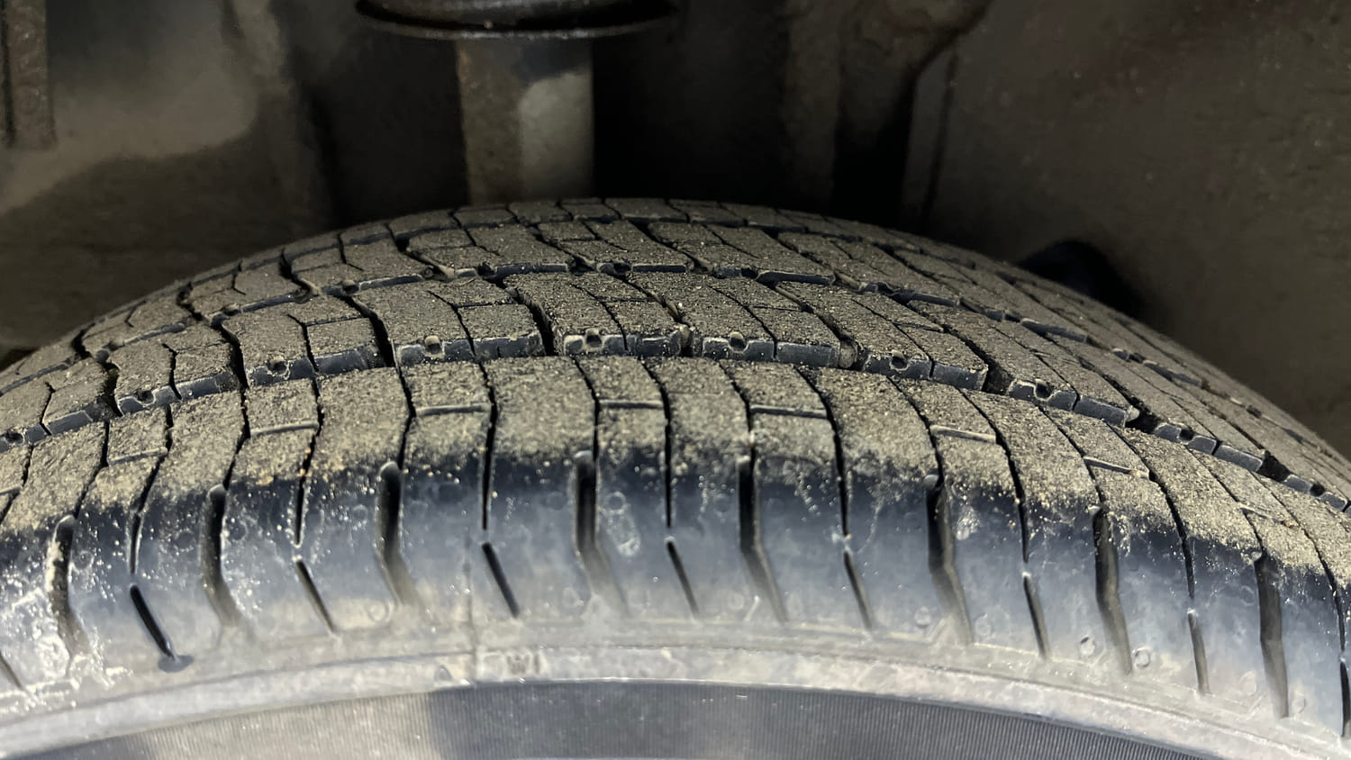 Used 2018 Tata Tiago Revotron XZA Petrol Automatic tyres RIGHT REAR TYRE TREAD VIEW