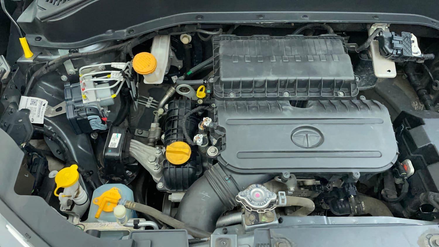 Used 2022 Tata Punch Adventure MT Petrol Manual engine ENGINE RIGHT SIDE VIEW