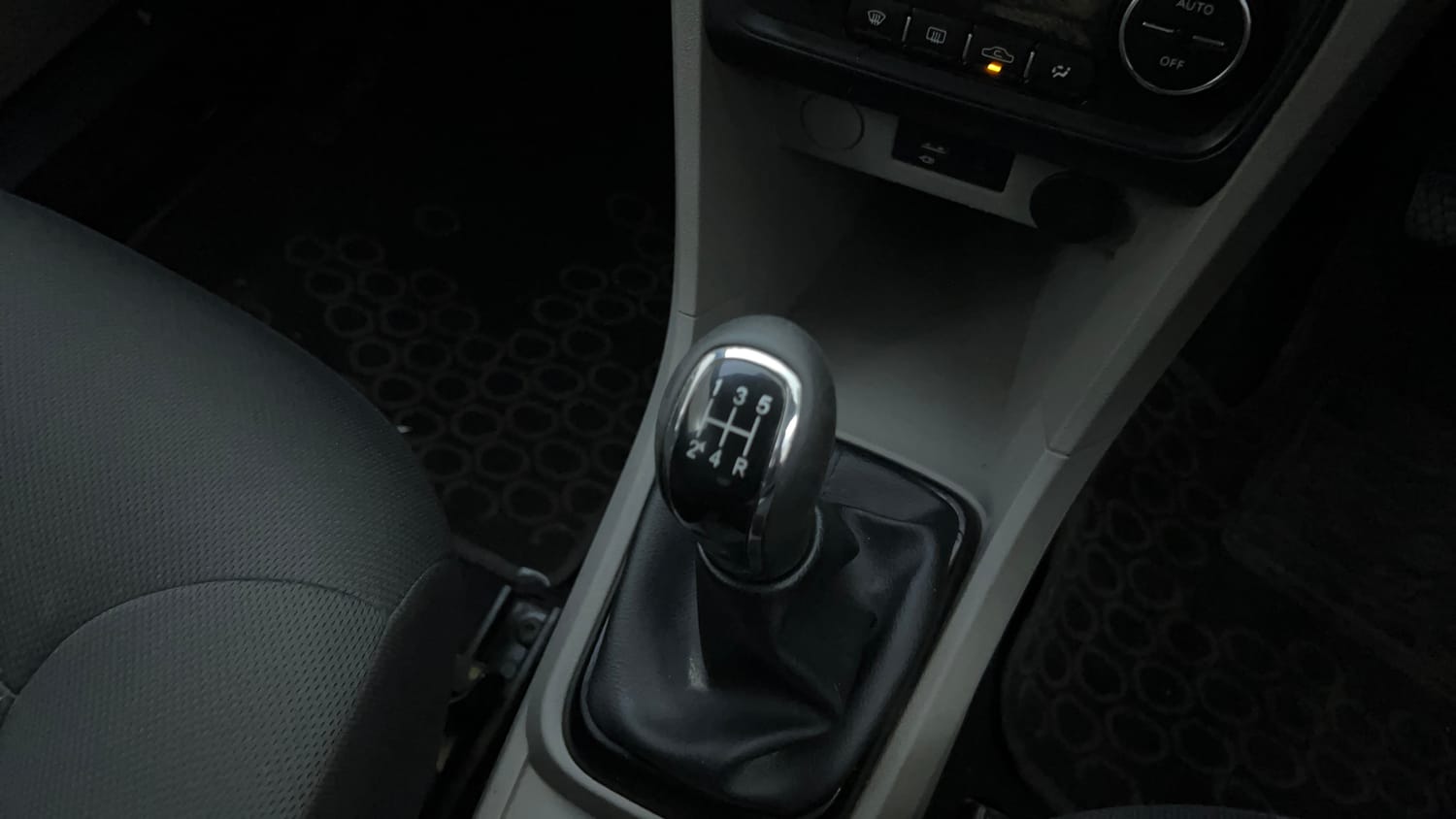 Used 2019 Tata Tiago Revotron XZ Plus Petrol Manual interior GEAR  KNOB VIEW