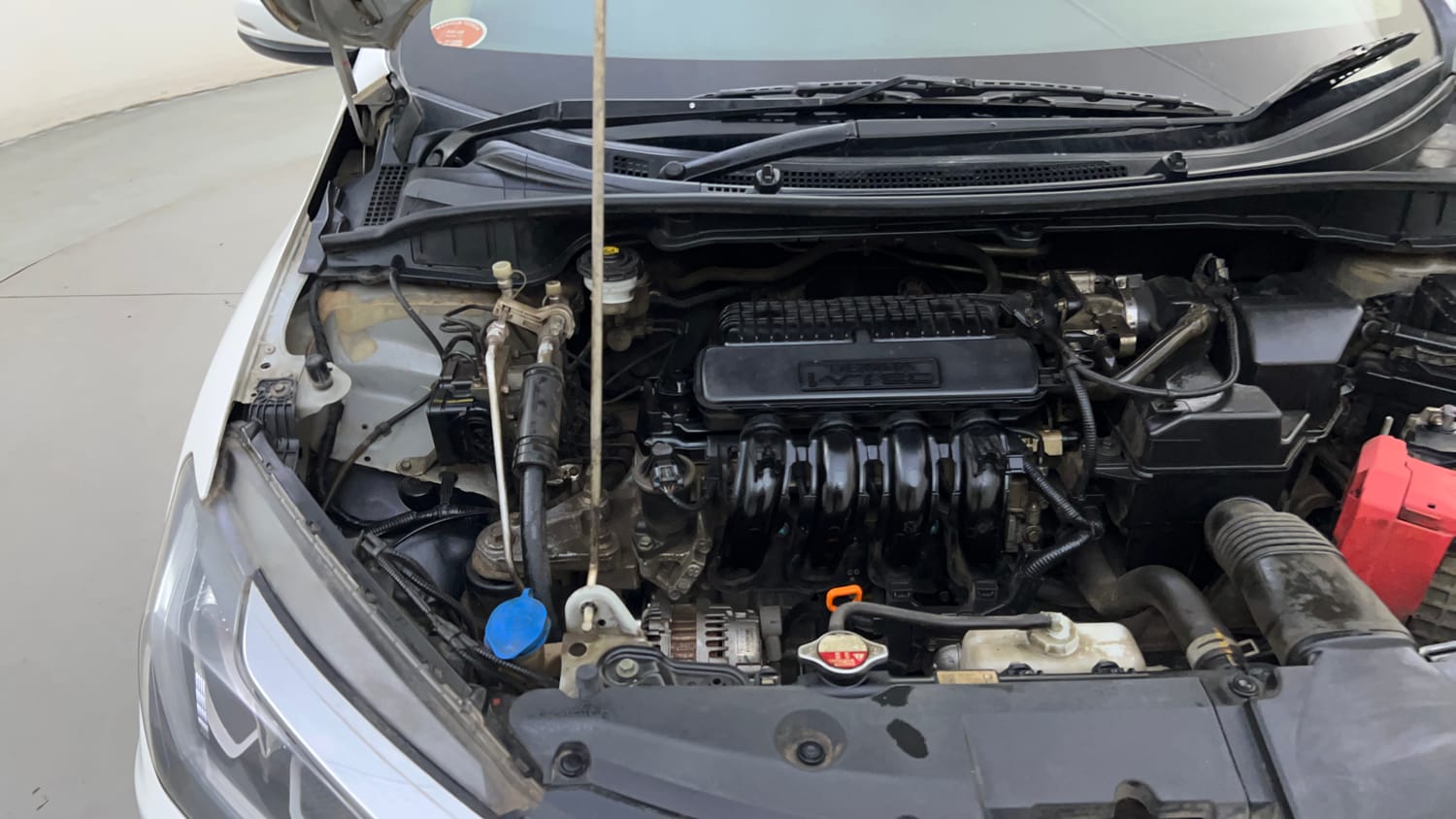 Used 2022 Honda City 4th Generation V Petrol Petrol Manual engine ENGINE RIGHT SIDE HINGE & APRON VIEW