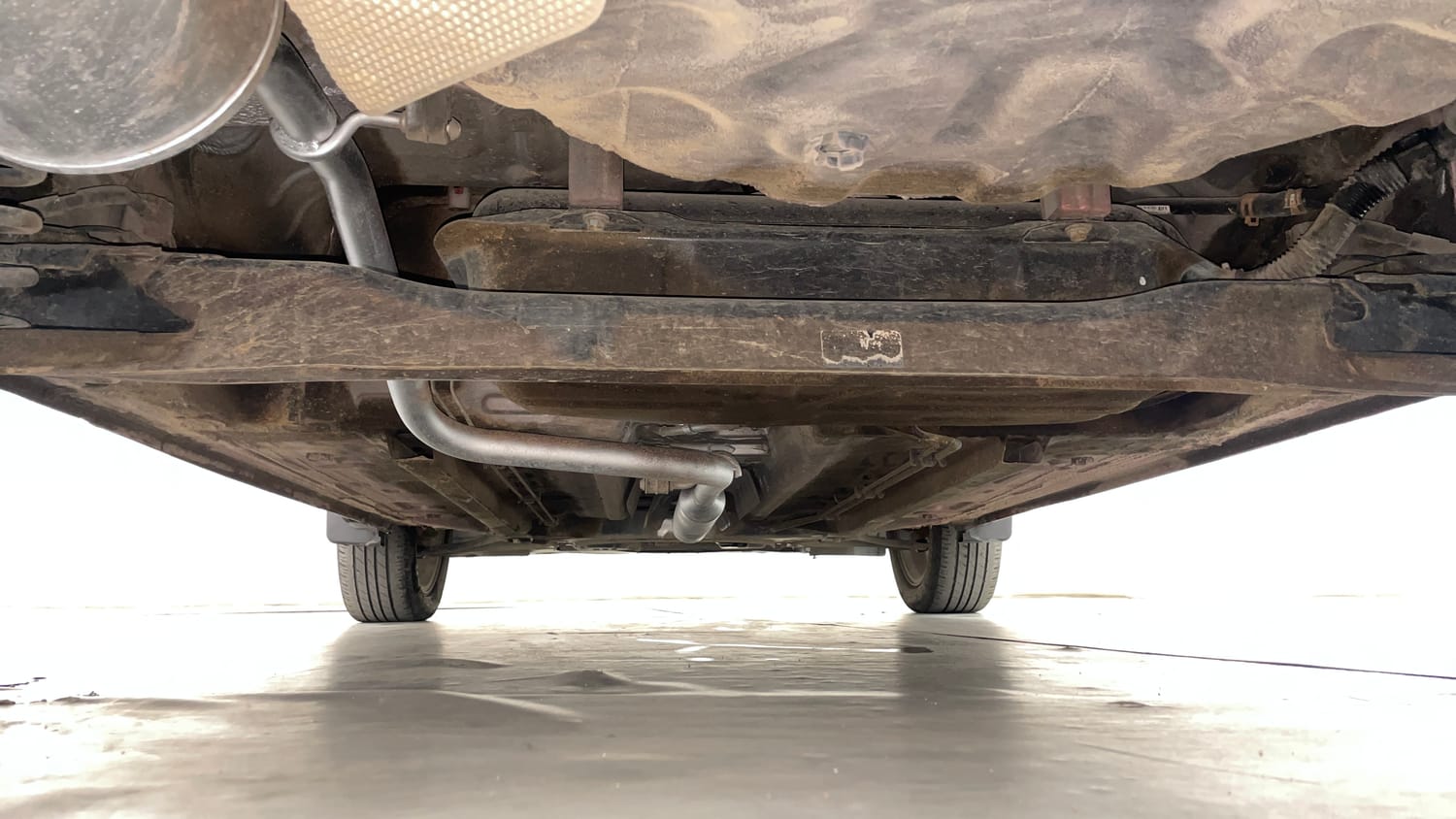 Used 2022 Renault Kiger RXZ AMT Petrol Automatic extra REAR UNDERBODY VIEW (TAKEN FROM REAR)