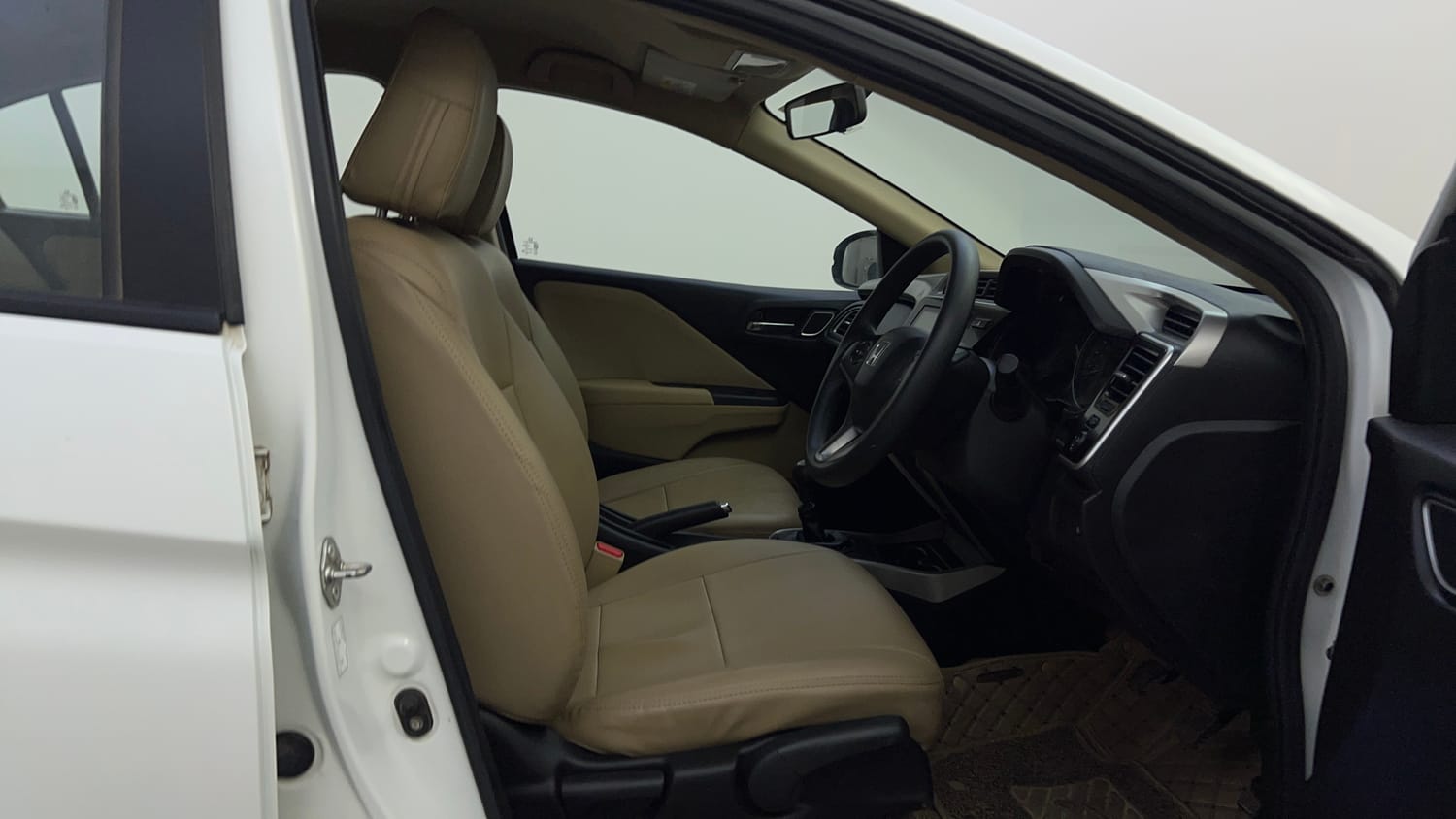 Used 2022 Honda City 4th Generation V Petrol Petrol Manual interior RIGHT SIDE FRONT DOOR CABIN VIEW